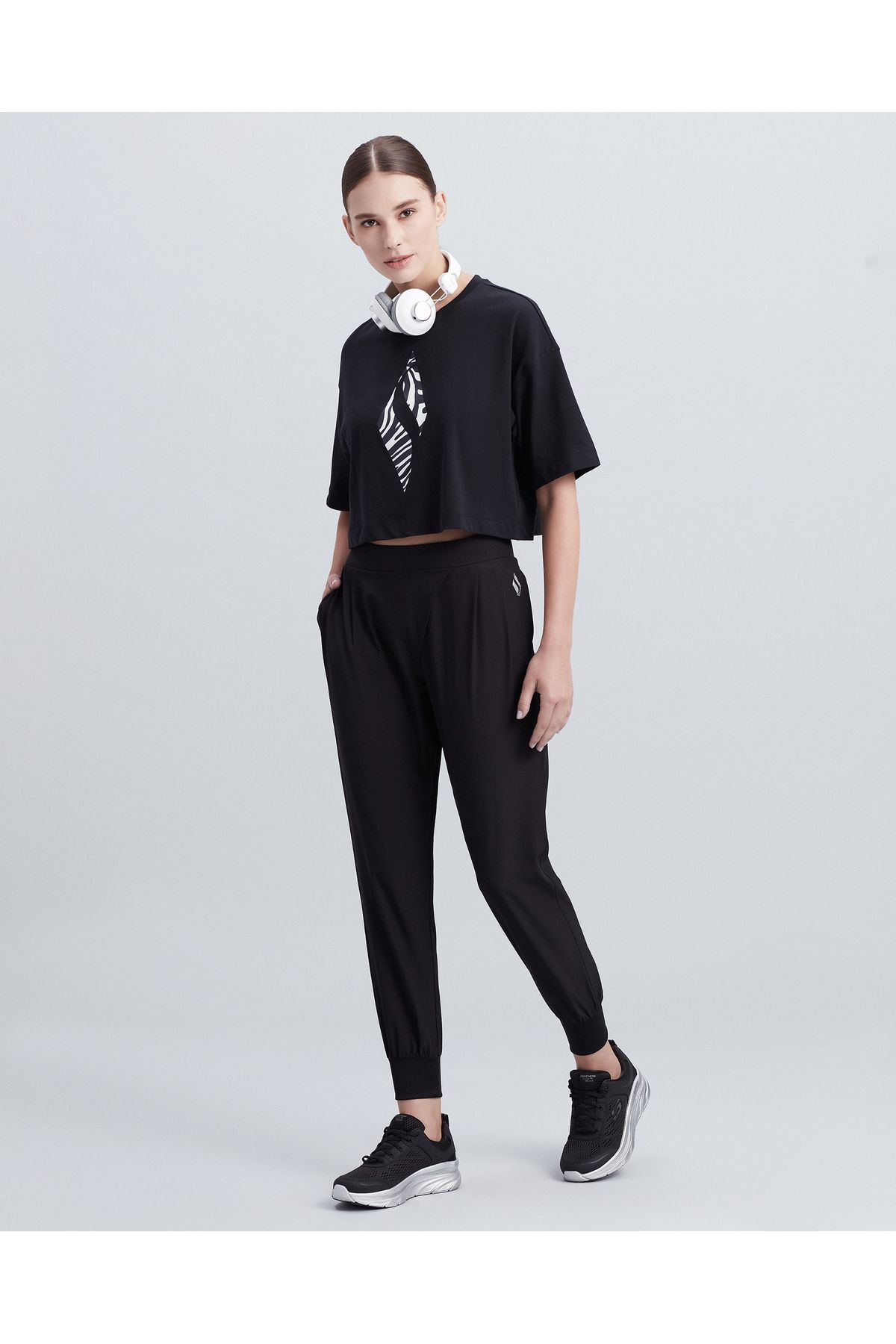 Skechers W Diamond T-shirt Kadın Siyah Tshirt S212926-001