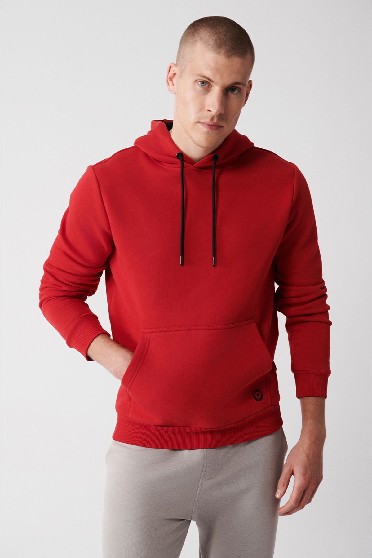 Avva Erkek Kırmızı Unisex Sweatshirt Kapüşonlu Yaka Içi Polarlı 3 Iplik Pamuklu Regular Fit E001018