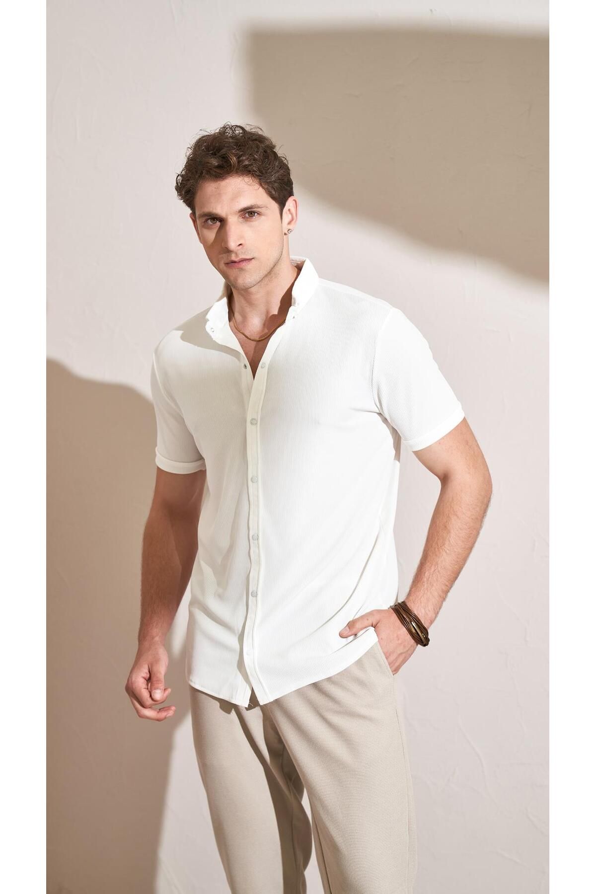 Tena Erkek Beyaz Kısa Kollu Ayaklı Yaka Çıtçıtlı Fitilli Gömlek