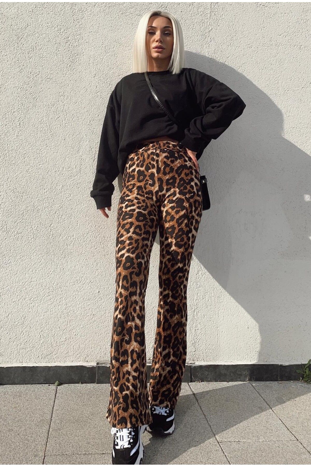 Siyah Kadın Leopar Desenli Krep Kumaş Yüksek Bel Likralı Ispanyol Paça Pantolon 100 Cm