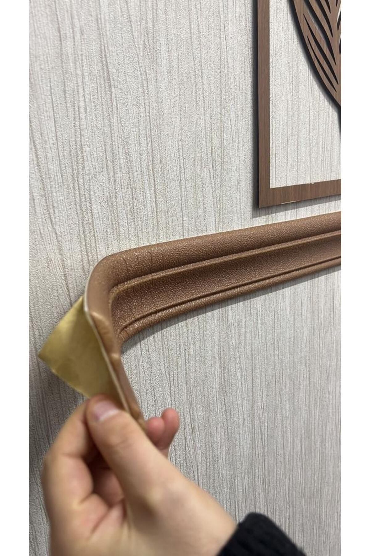 Renkli Duvarlar Kahverengi Düz 8cm-110cm Yapışkanlı Çıta Çerçeve Süpürgelik