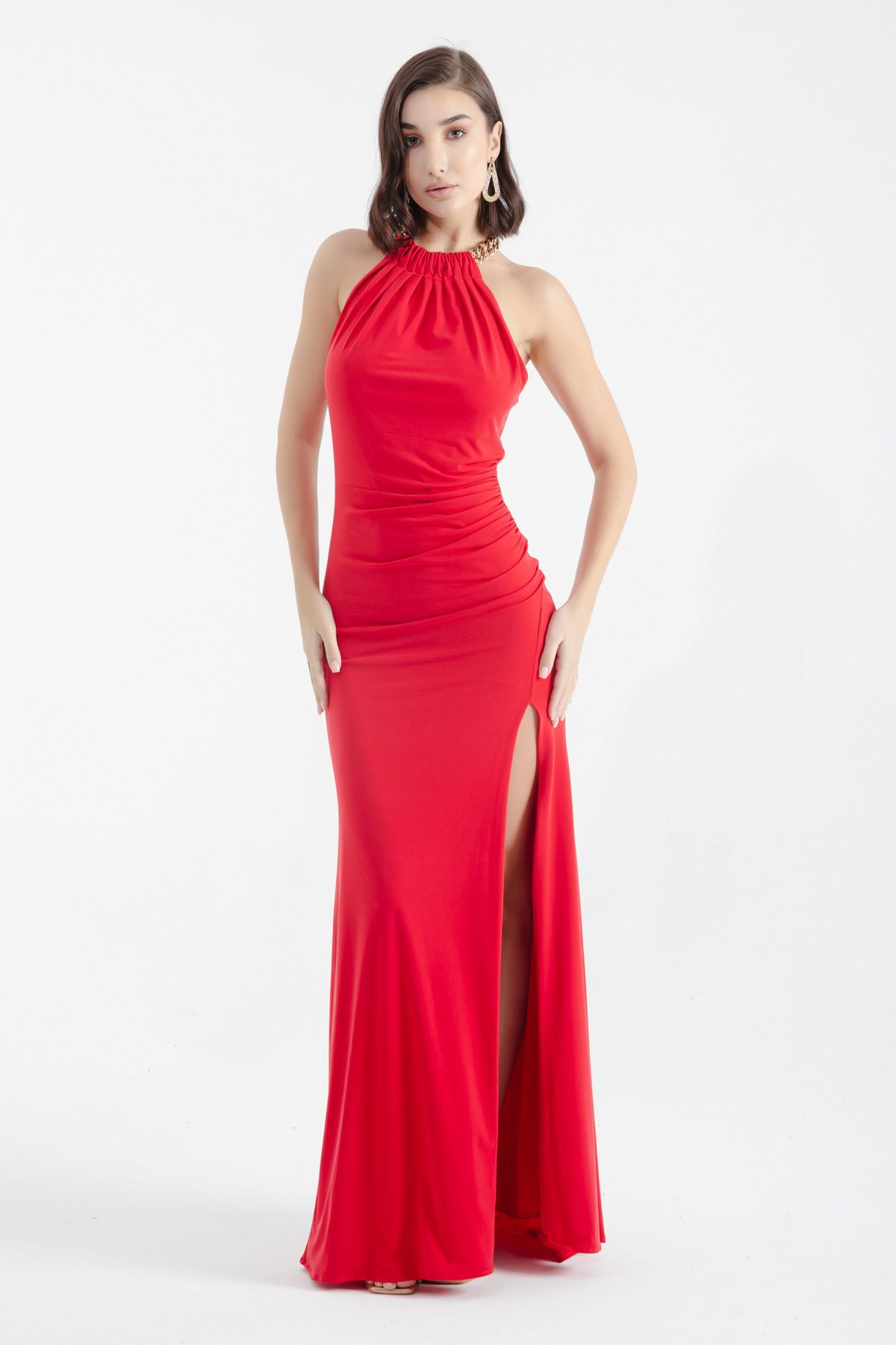 Lafaba Kadın Kırmızı Halter Yaka Zincirli Uzun Abiye Elbise