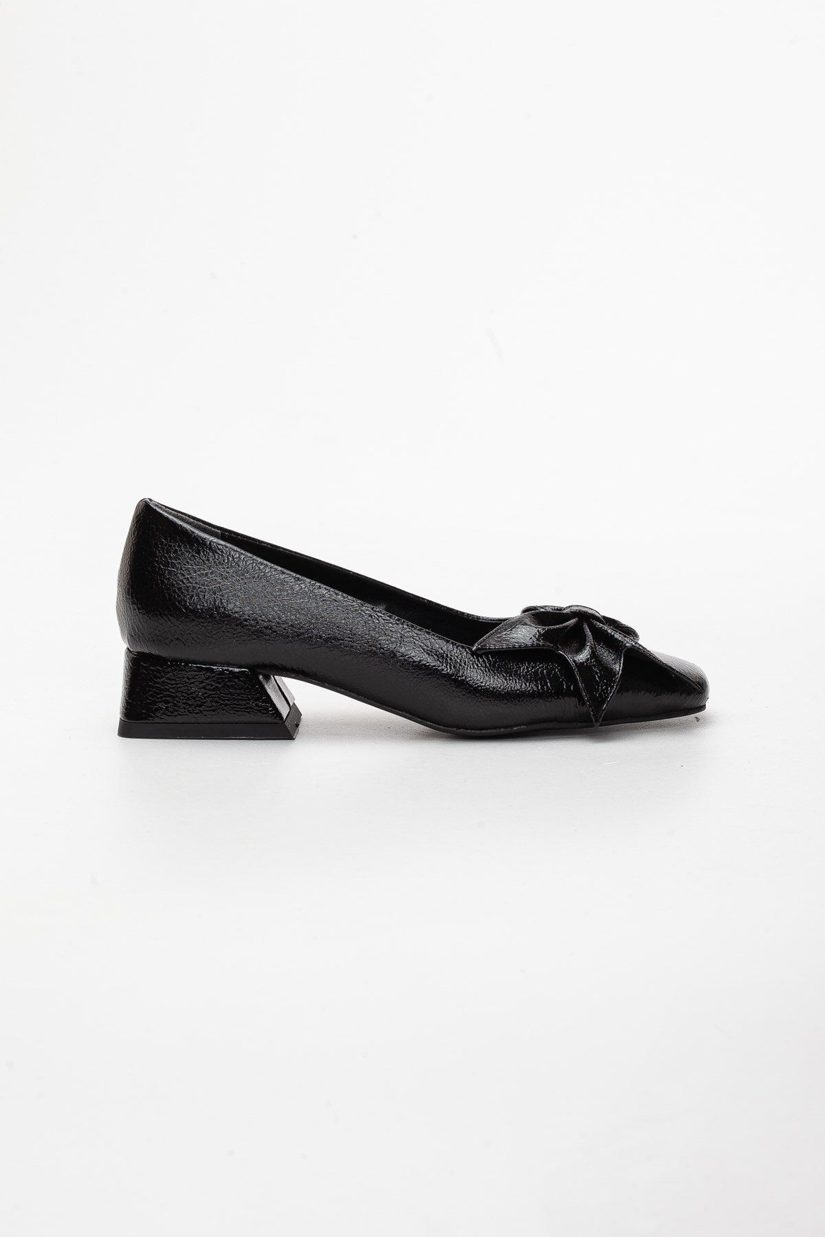 Dilimler Ayakkabı Fiyonklu Rugan Siyah Kadın Topuklu Ayakkabı
