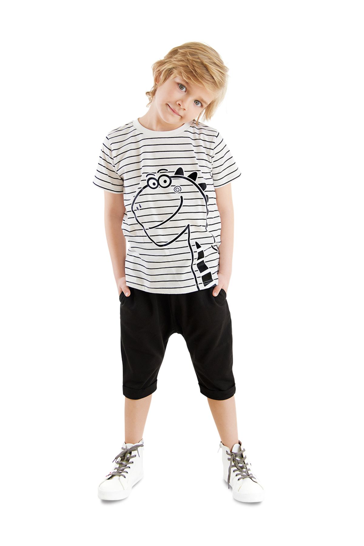 Denokids Sevimli Dino Çizgili Erkek Çocuk Yazlık T-shirt Kapri Şort Takım