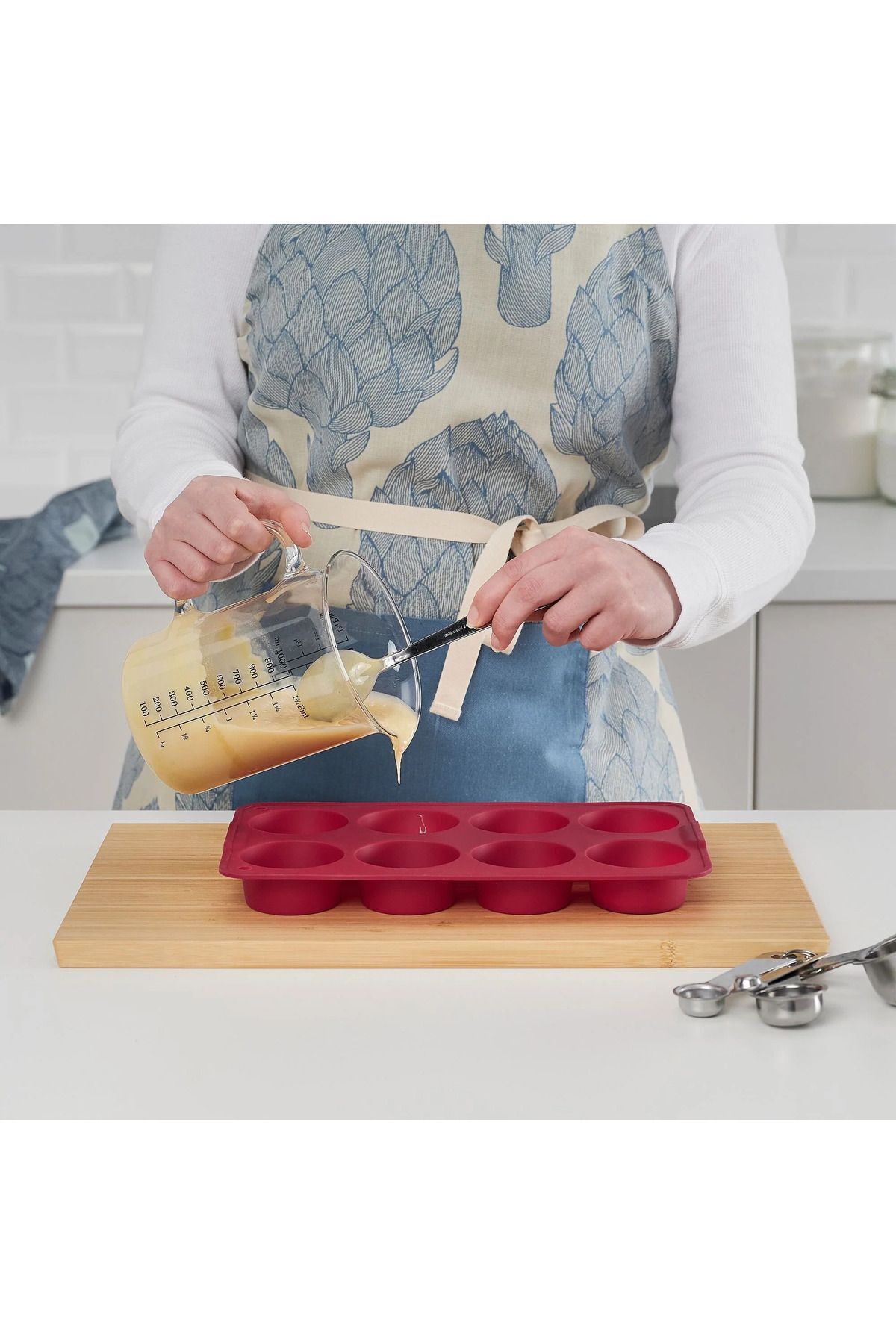 IKEA Muffin muffin kalıbı, koyu kırmızı, 18x30 cm Kırmızı Silikon 1
