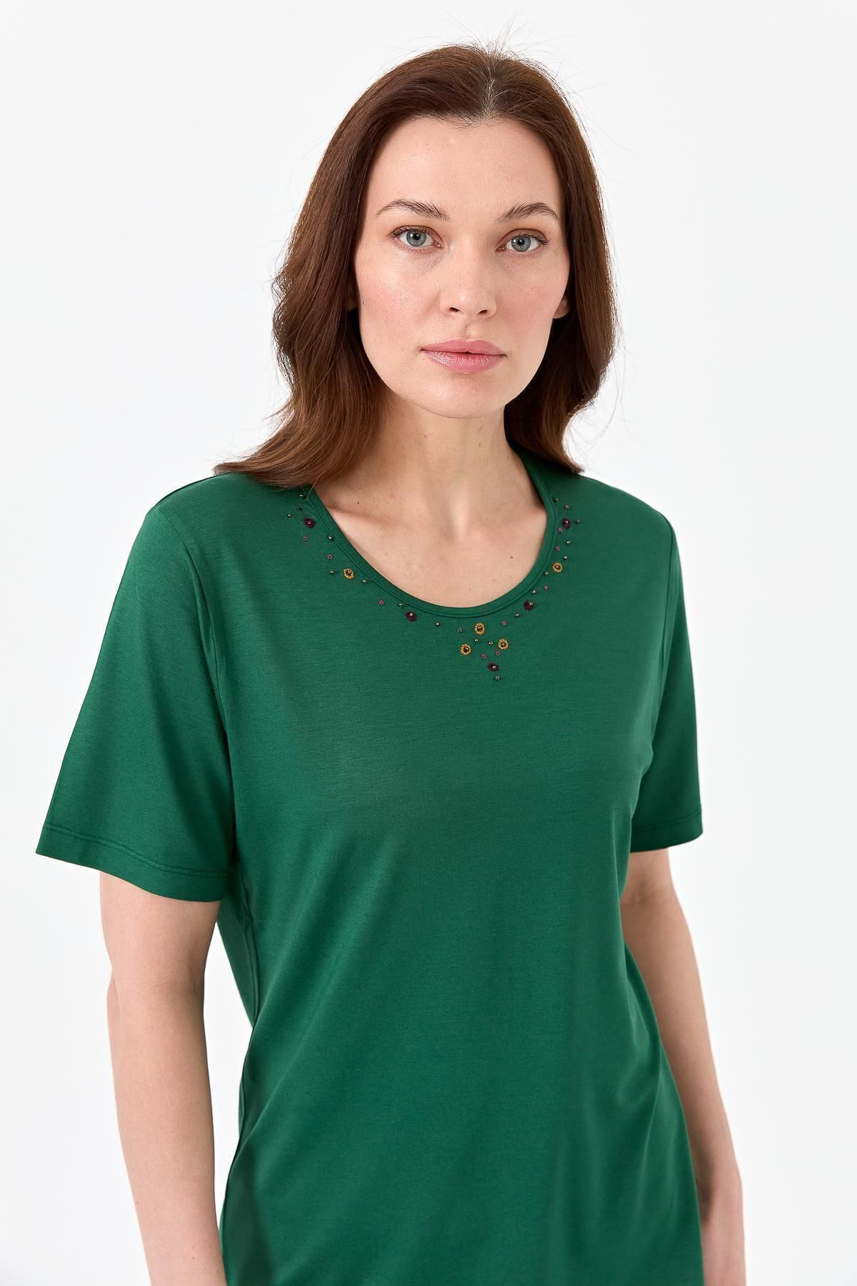 Desen Triko Kadın Sıfır Yaka I?şlemeli Penye T-shirt K.yeşil