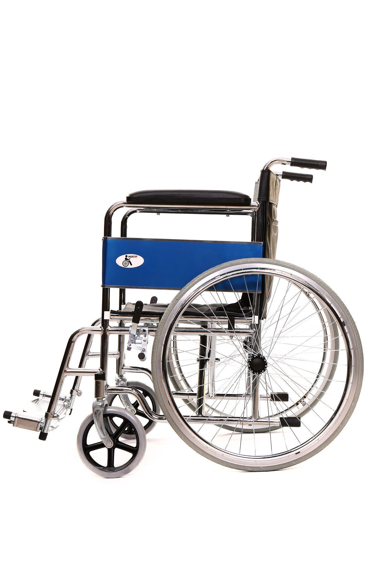 MEDİCAR MÜGE ANLI BAĞIŞA UYGUN KATLANABİLİR 120 KG TAŞIMA KAPASİTE NİKELAJ DERİ KAPLAMA TEKERLEKLİ SANDALYE