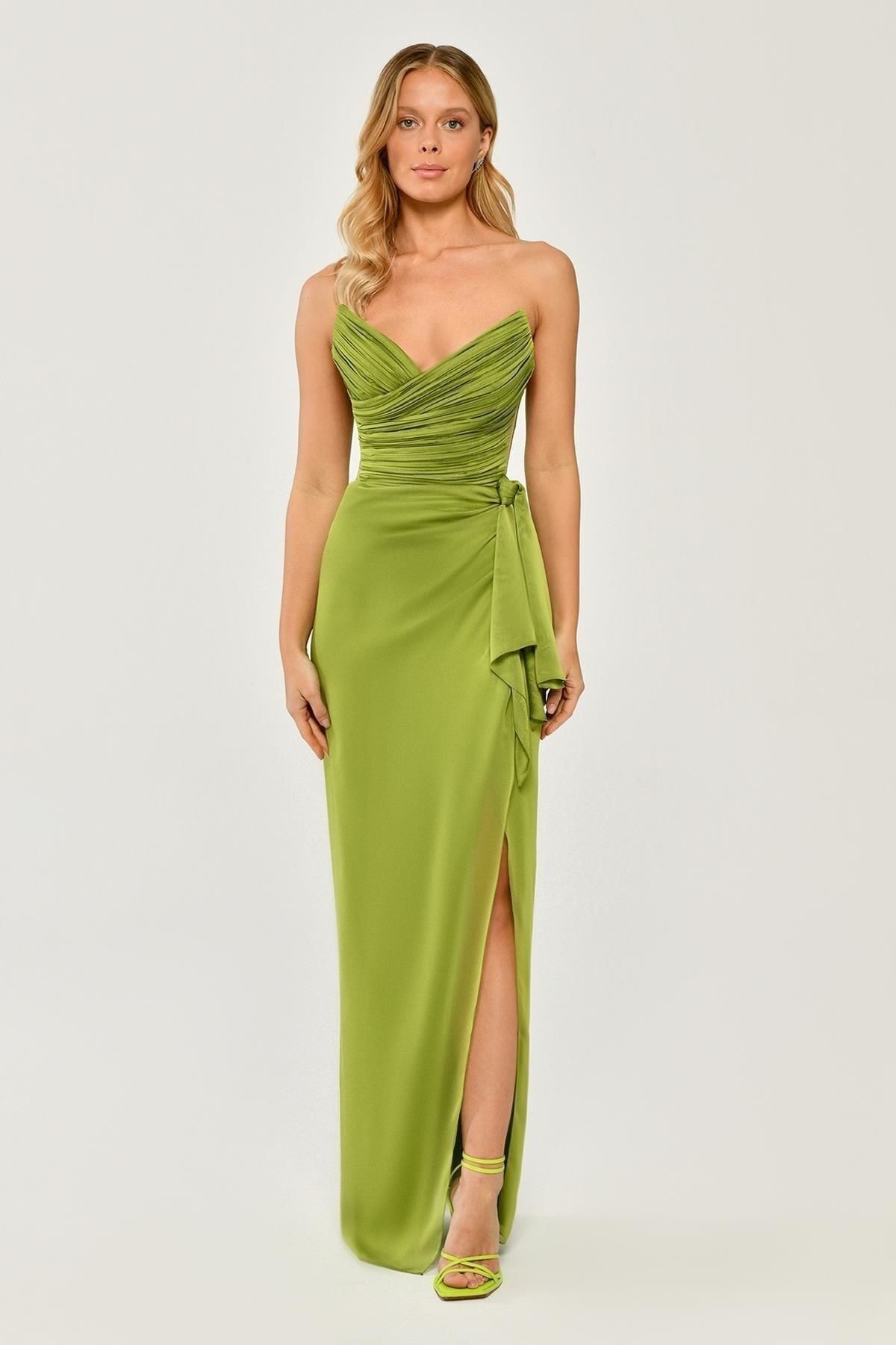ALFABETA Kadın Straplez Melek Yaka Üst Pliseli Yandan Yırtmaçlı Şifon Uzun Yeşil Abiye & Mezuniyet Elbisesi A