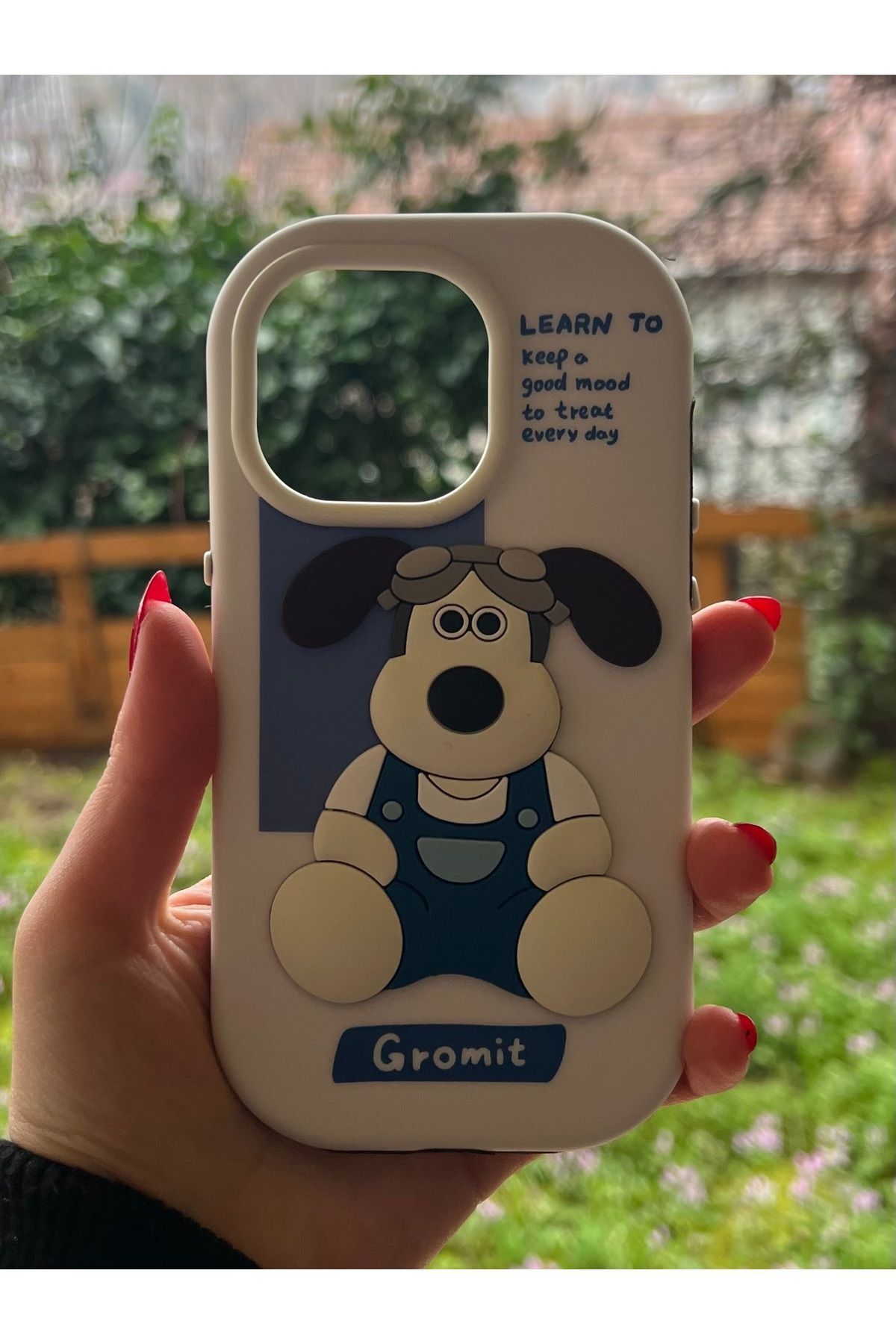 SUPPO iPhone 14 Pro Köpek Kabartmalı Hamur Kılıf