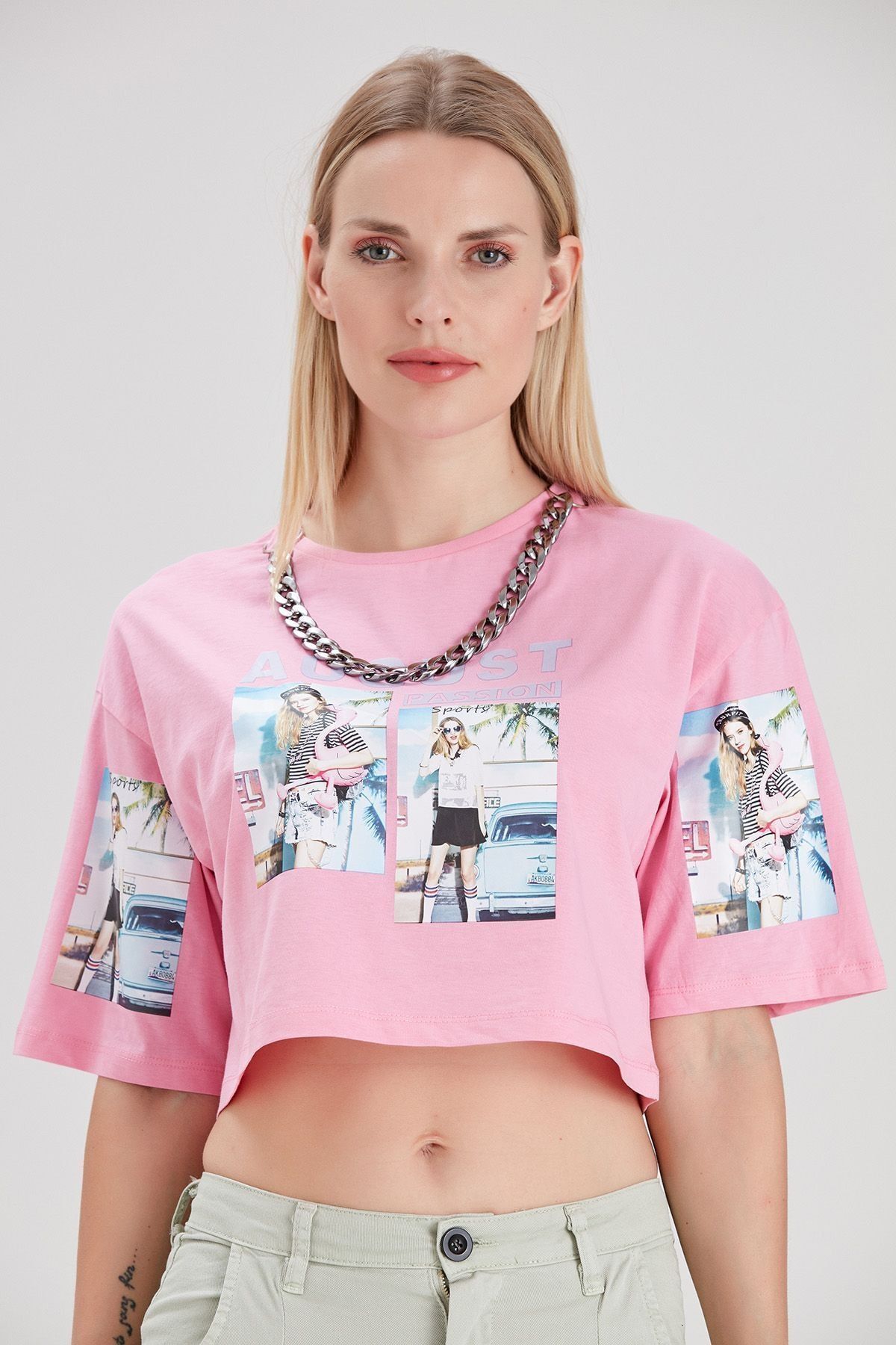 Y-London Kadın Pembe Yaz Teması Baskılı Zincir Detaylı Crop T-Shirt YL-TS99291