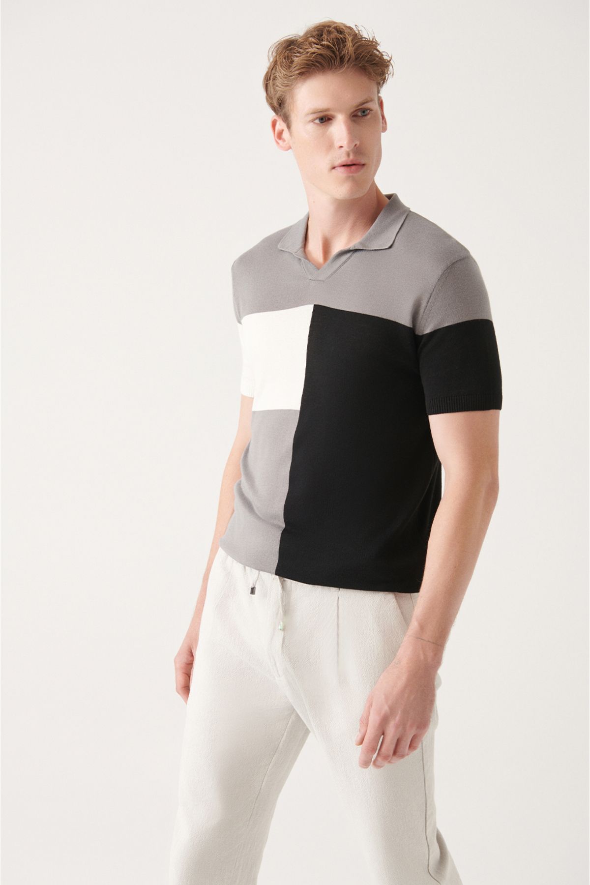 Avva Erkek Gri Pamuklu Düğmesiz Polo Yaka Blok Renkli Ribanalı Regular Fit Triko T-shirt A31y5126