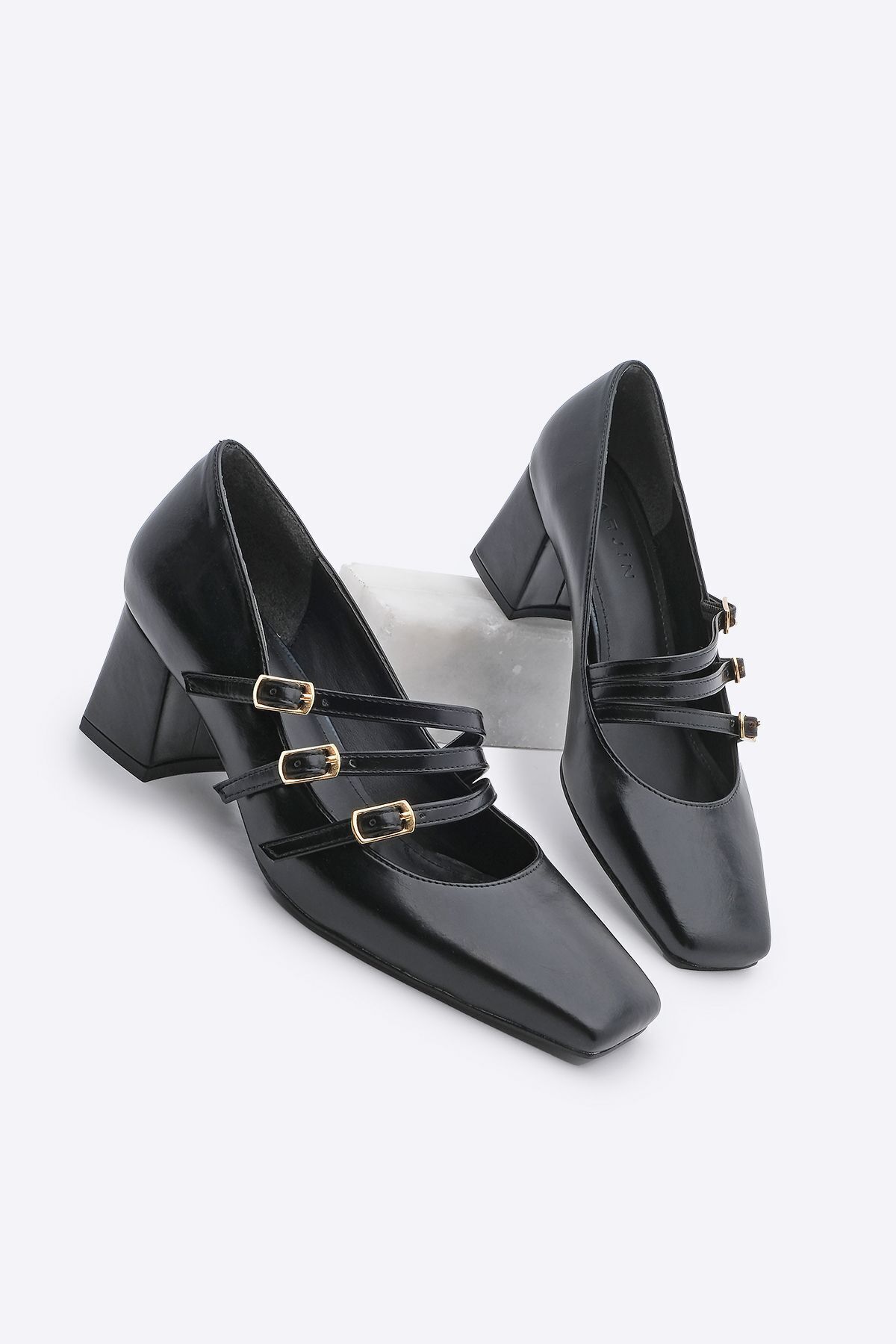 Marjin Kadın Küt Burunlu Bantlı  Klasik Topuklu Ayakkabı Roska Siyah