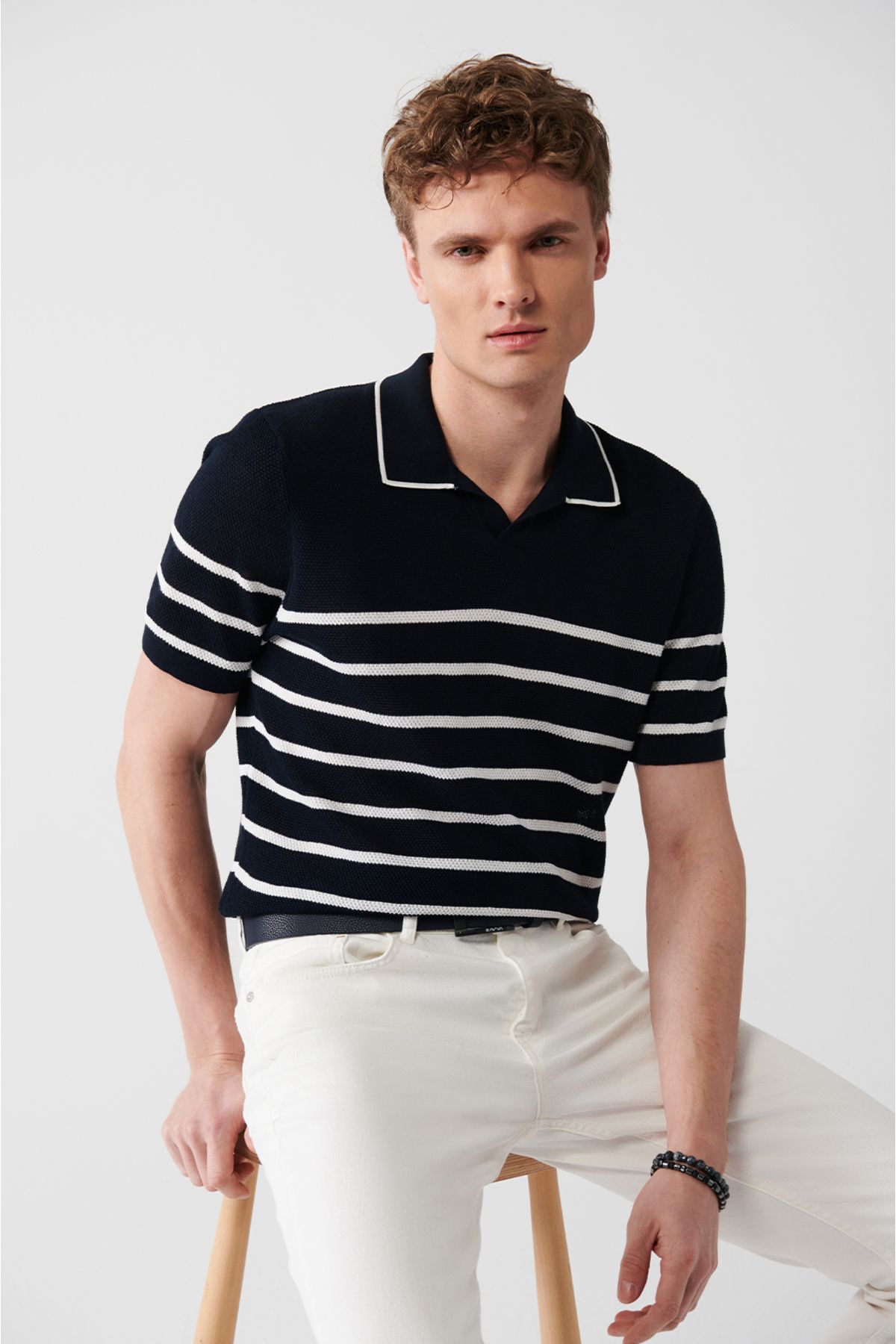 Avva Erkek Lacivert Düğmesiz Polo Yaka Dokulu Ve Çizgi Detaylı Ribanalı Regular Fit Triko T-shirt A31y502
