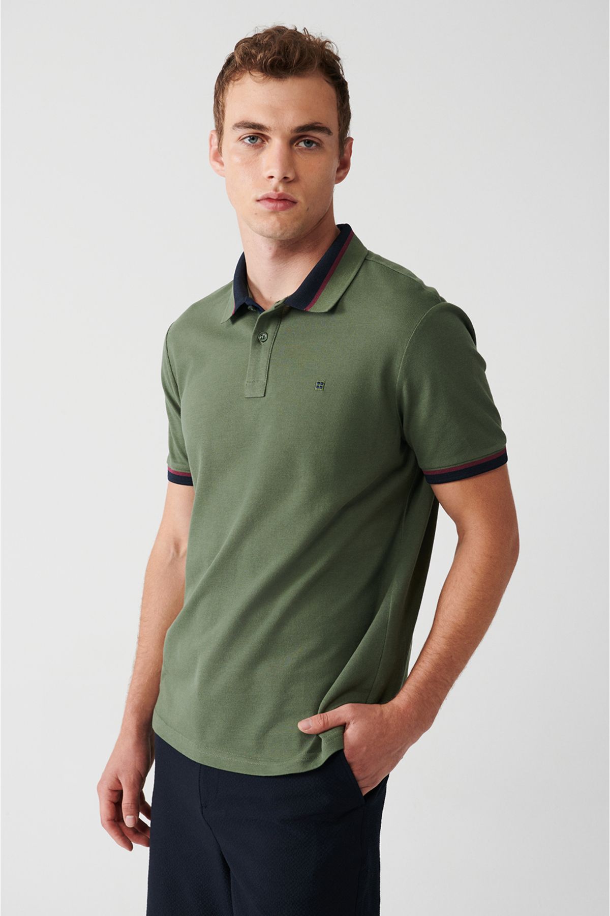 Avva Erkek Haki Polo Yaka T-shirt Yakası Çizgili %100 Pamuk Regular Fit 2 Düğmeli E001036