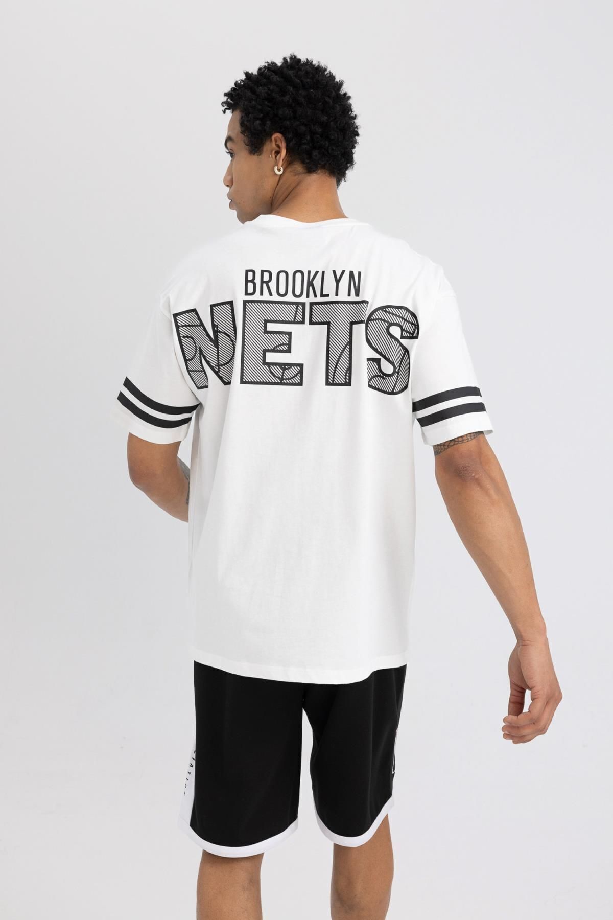 Defacto Fit Nba Brooklyn Nets Boxy Fit Bisiklet Yaka Kısa Kollu Tişört B9897ax24sm