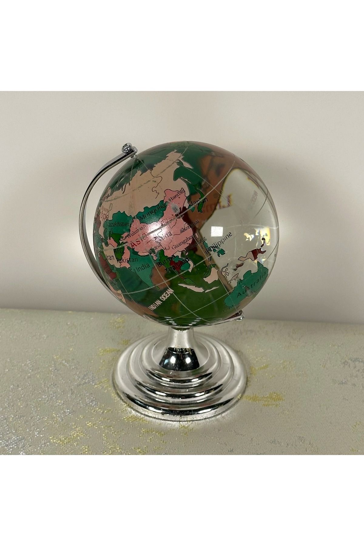 nilss 2021 10 cm Çapında Standlı Renkli Kristal Cam Dünya Küresi: Dünya'yı Elinizin Avucunda Hissedin!