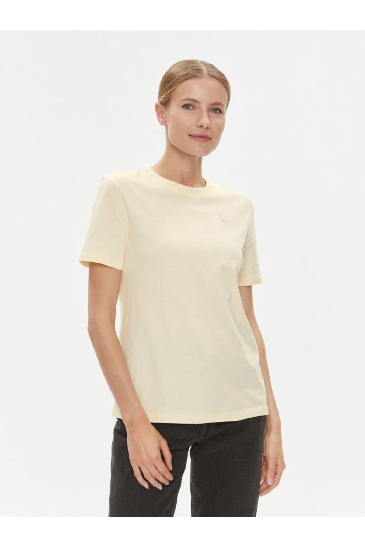 Calvin Klein Kadın Logo Detaylı T-shirt