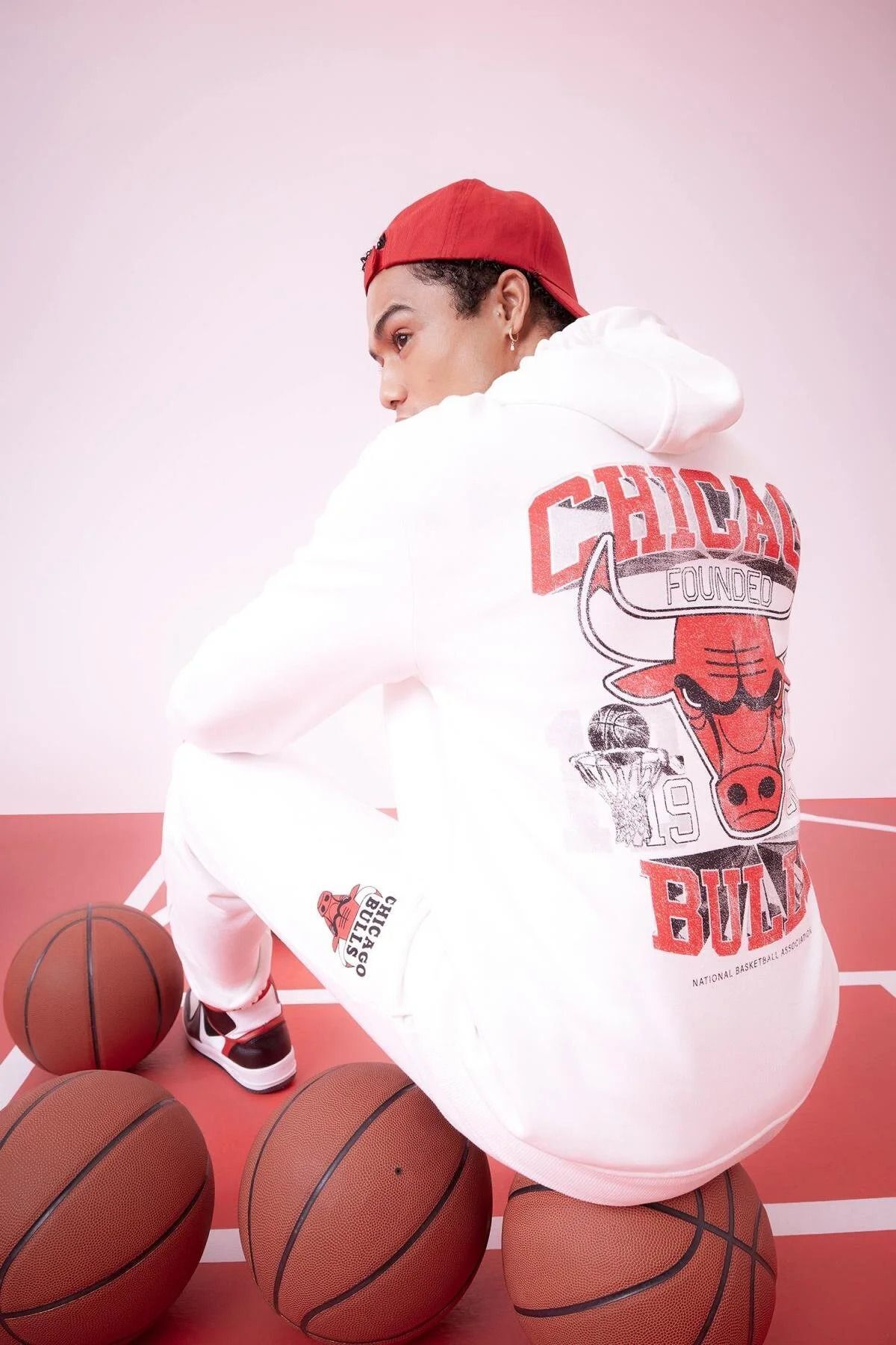 Defacto Fit Nba Chicago Bulls Standart Fit Kapüşonlu Kalın Sweatshirt B3885ax24sp