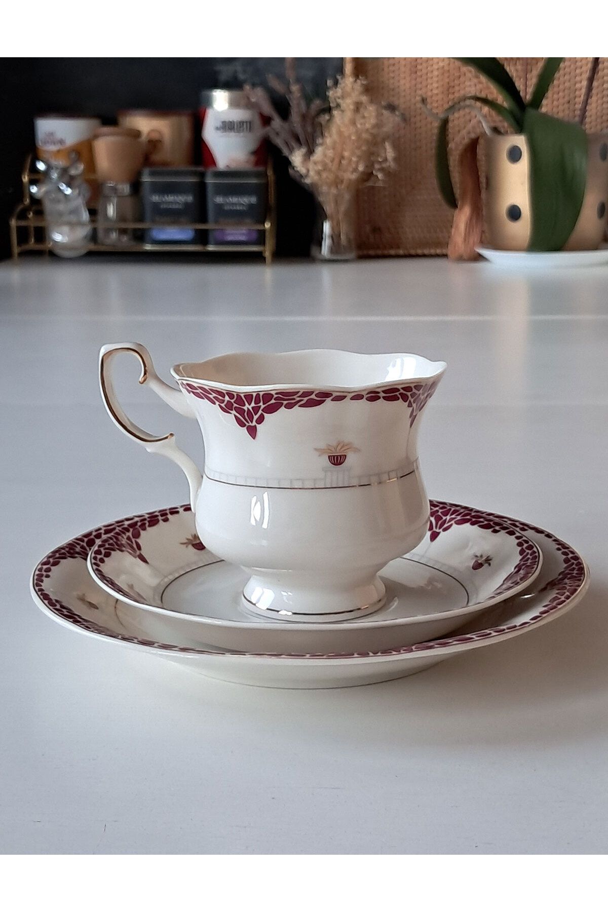 ABBETC Vintage İngiliz Çiçek Sepetli Trio Antika Çay Fincanı Seti 3 Parça