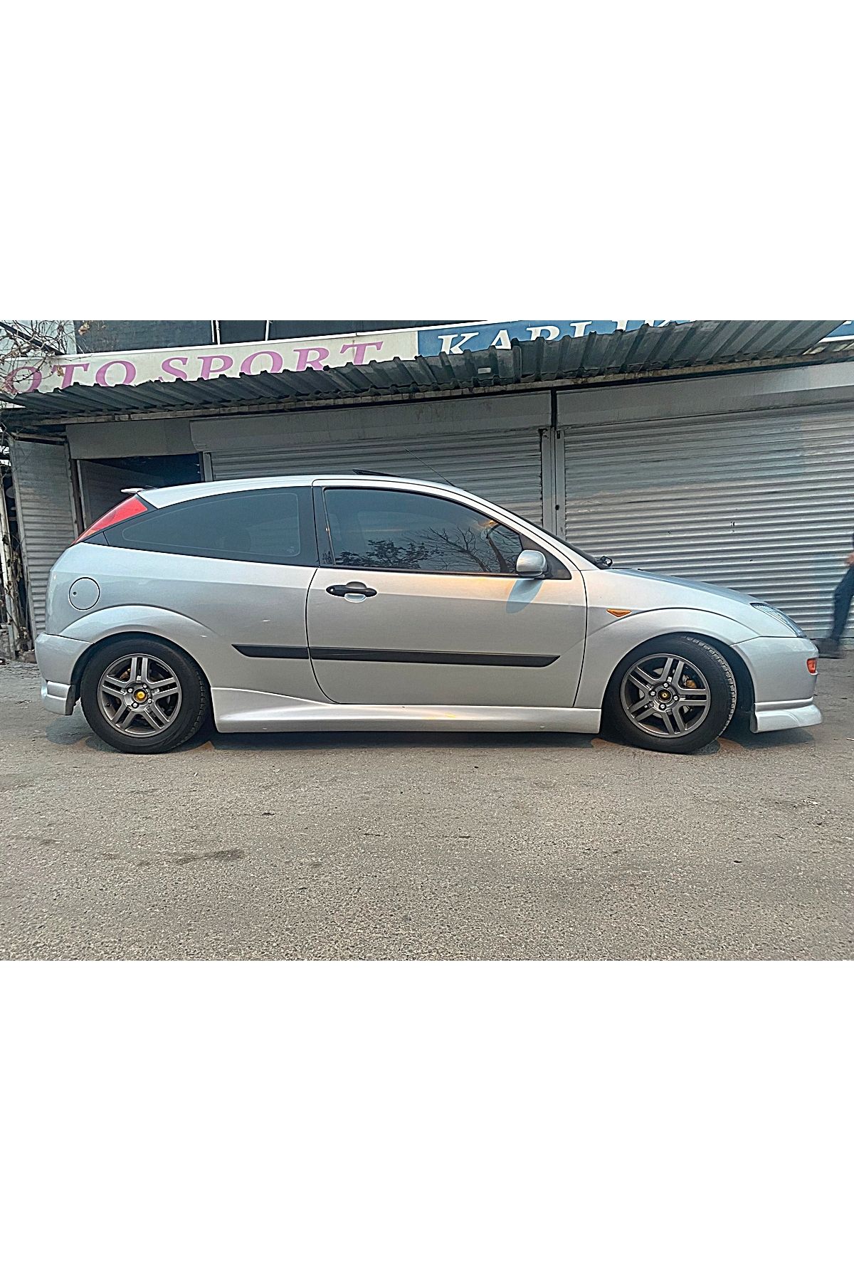 Can Garage FORD FOCUS 1 HB TEK KAPI MARŞPİYEL FİBERGLASS BOYASIZ A+ KALİTE