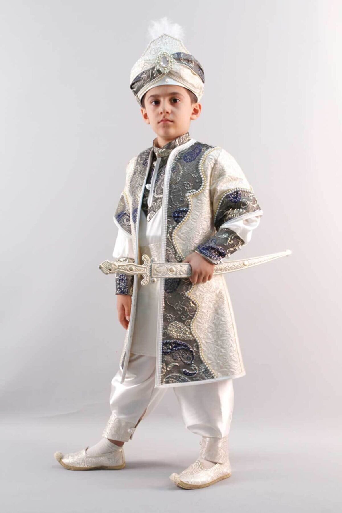 Osmanlı Sünnet Kıyafetleri Erkek Çocuk Beyaz Desenli Kaftan Sünnet Takımı