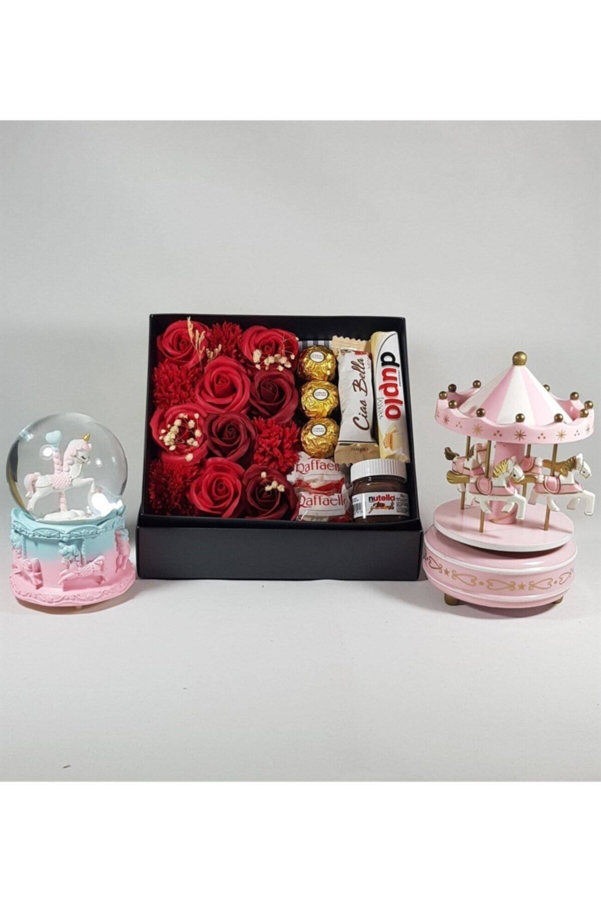 1001Hediye Sevgiliye Hediyesi Gül Kutusunda Ferrero Çikolata Atlı Karınca Unicorn Küre Seti