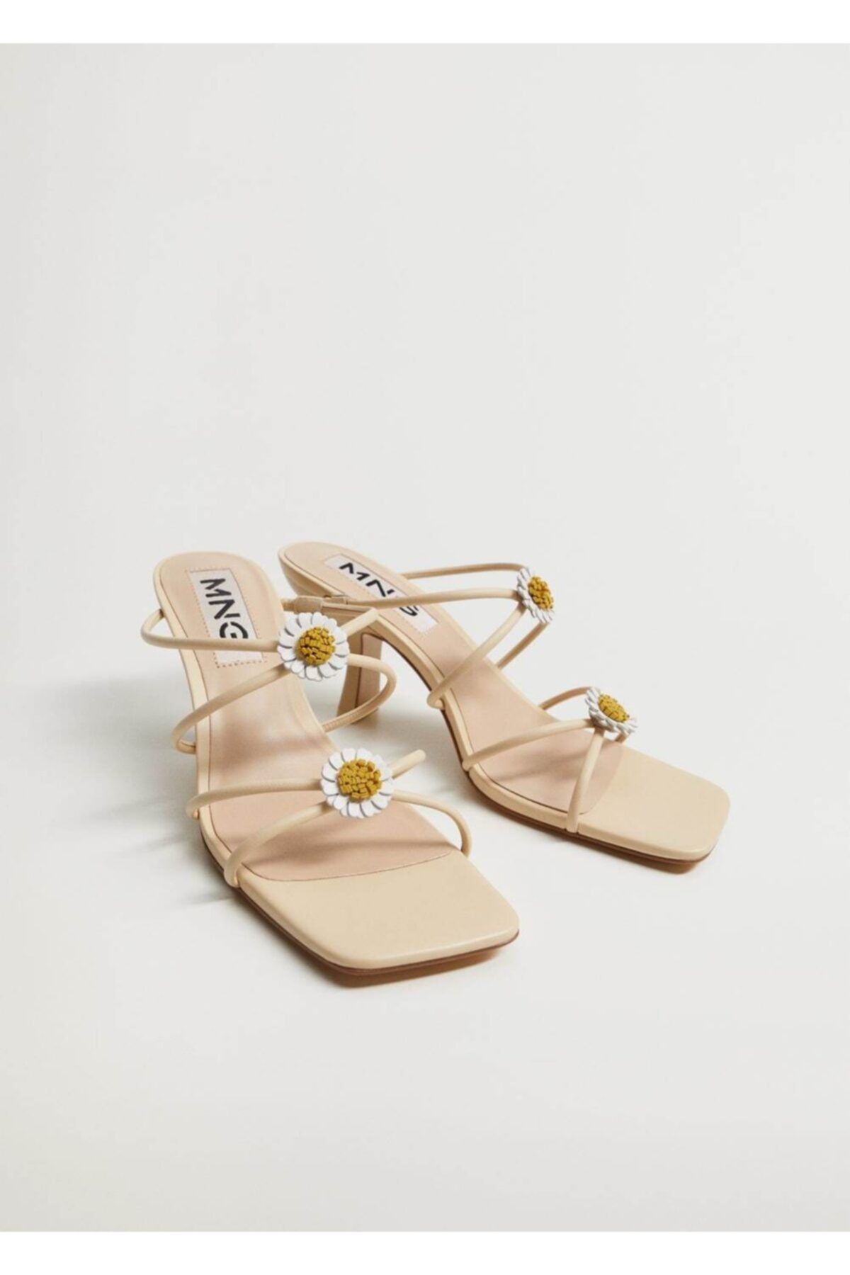 MANGO Kadın Bej Topukları Çiçekli Deri Sandalet