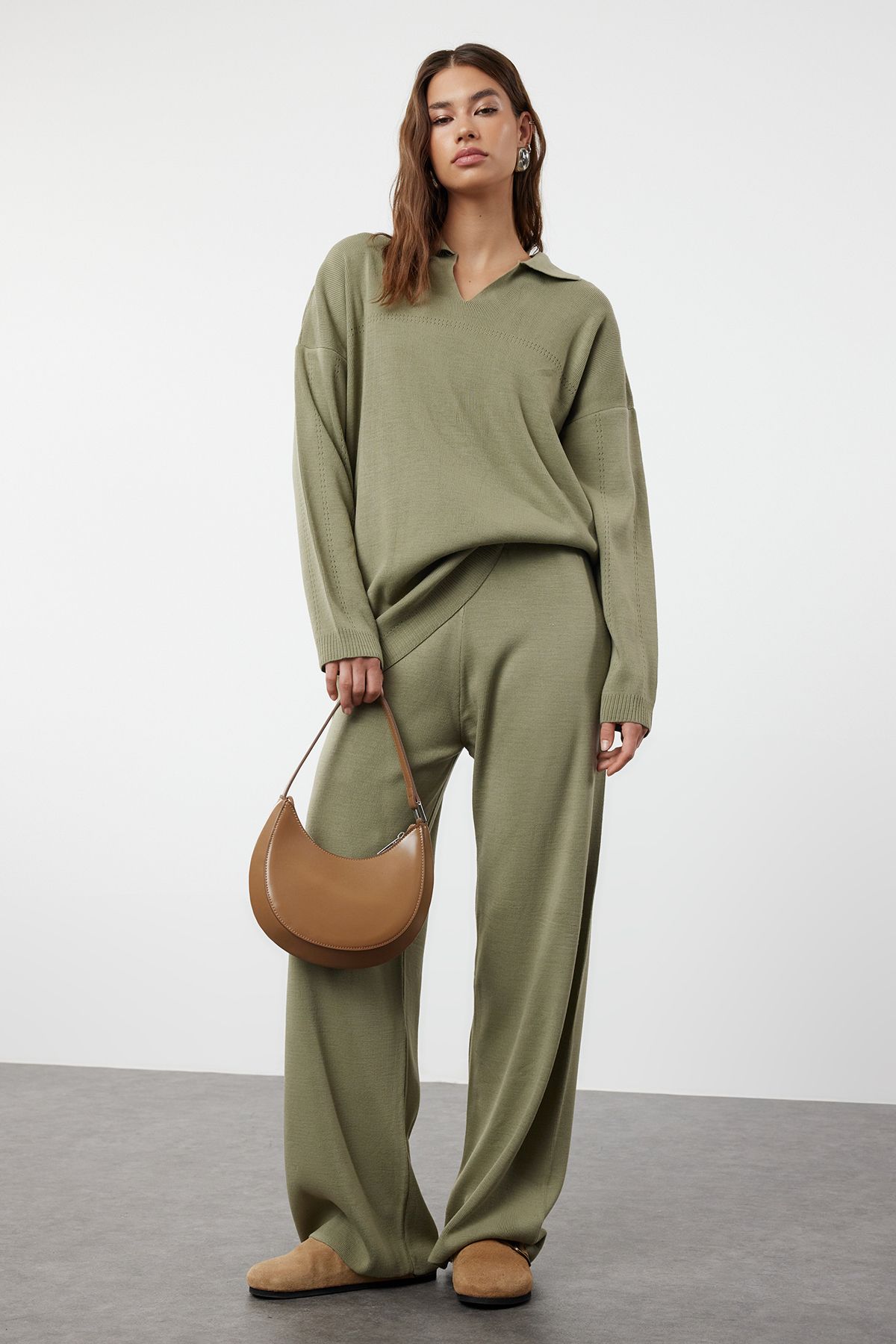 TRENDYOL MODEST Haki Polo Yaka Triko Kazak Pantolon Alt-Üst Takım TCTAW25US00024