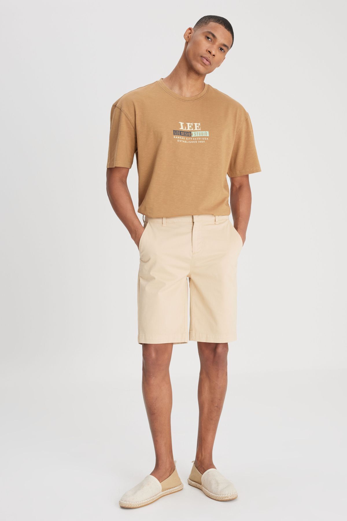 Lee Regular Fit Normal Kesim Normal Bel Taş Rengi Chino Şort