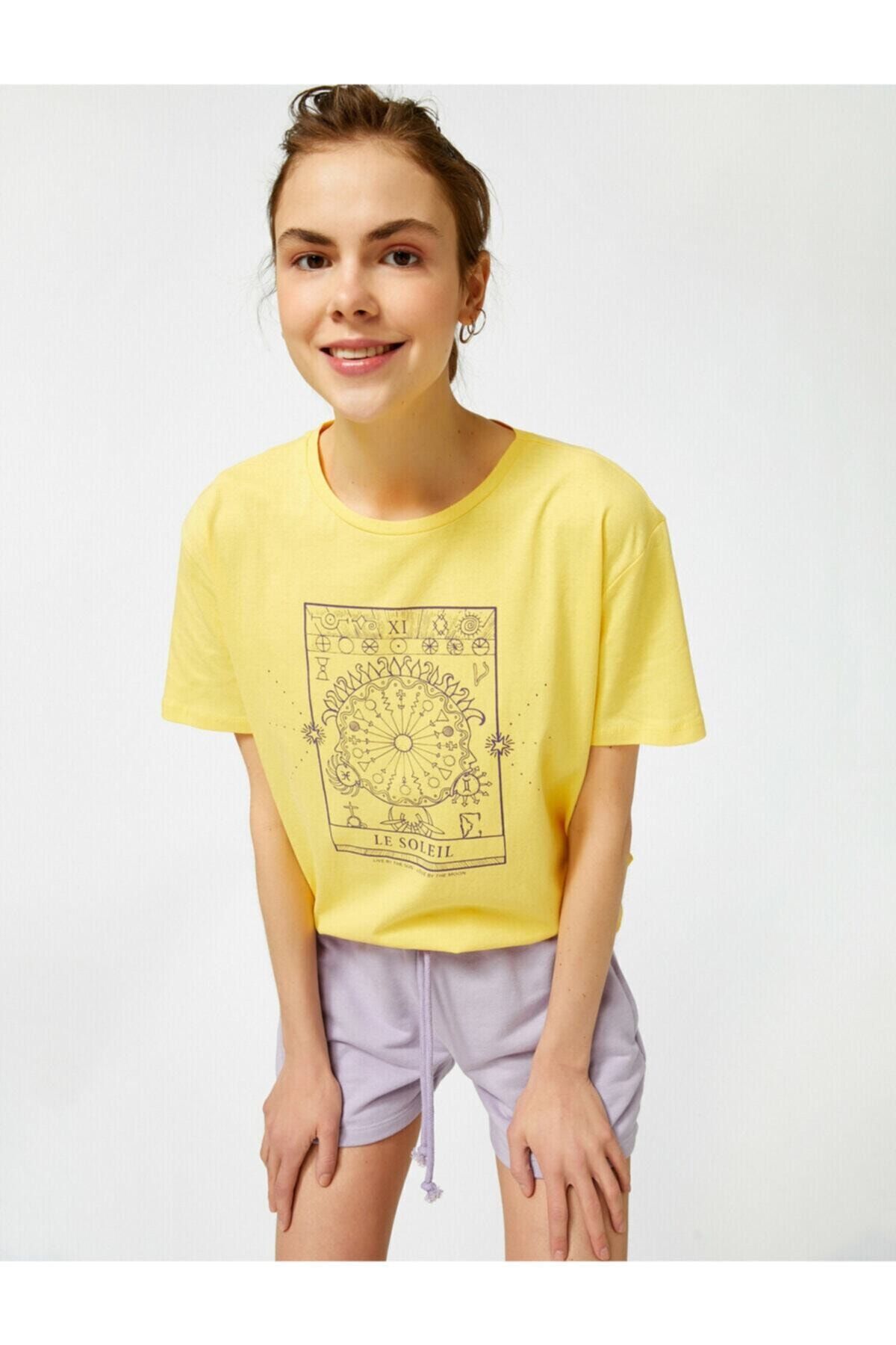 Koton Kadın Sarı Baskilli Bisiklet Yaka Pamuklu T-Shirt
