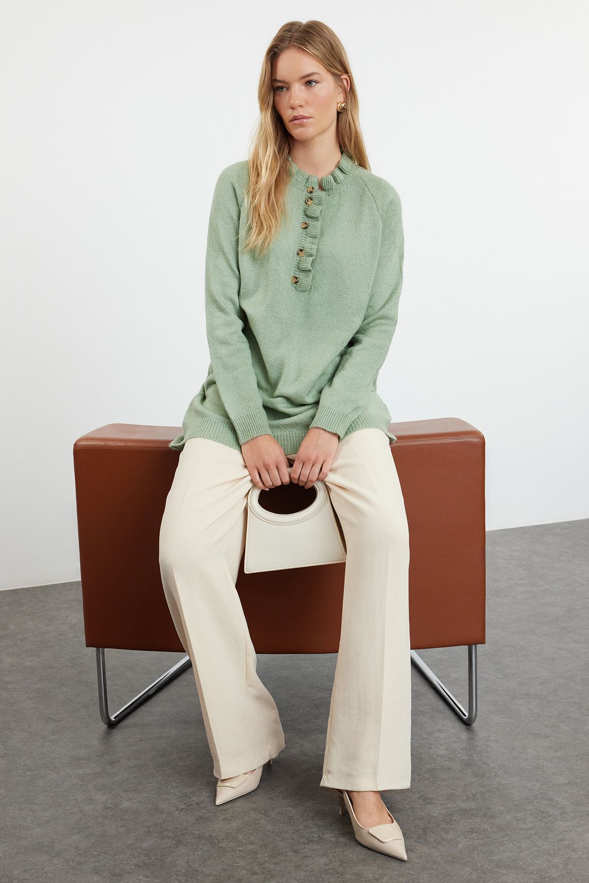 TRENDYOL MODEST Mint Yakası Fırfırlı Düğmeli Triko Kazak TCTAW25AK00028