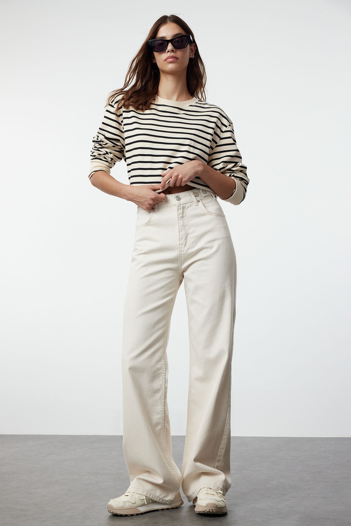 TRENDYOLMİLLA Ekru Bel Detaylı Yüksek Bel Wide Leg Pantolon TWOAW25JE00039