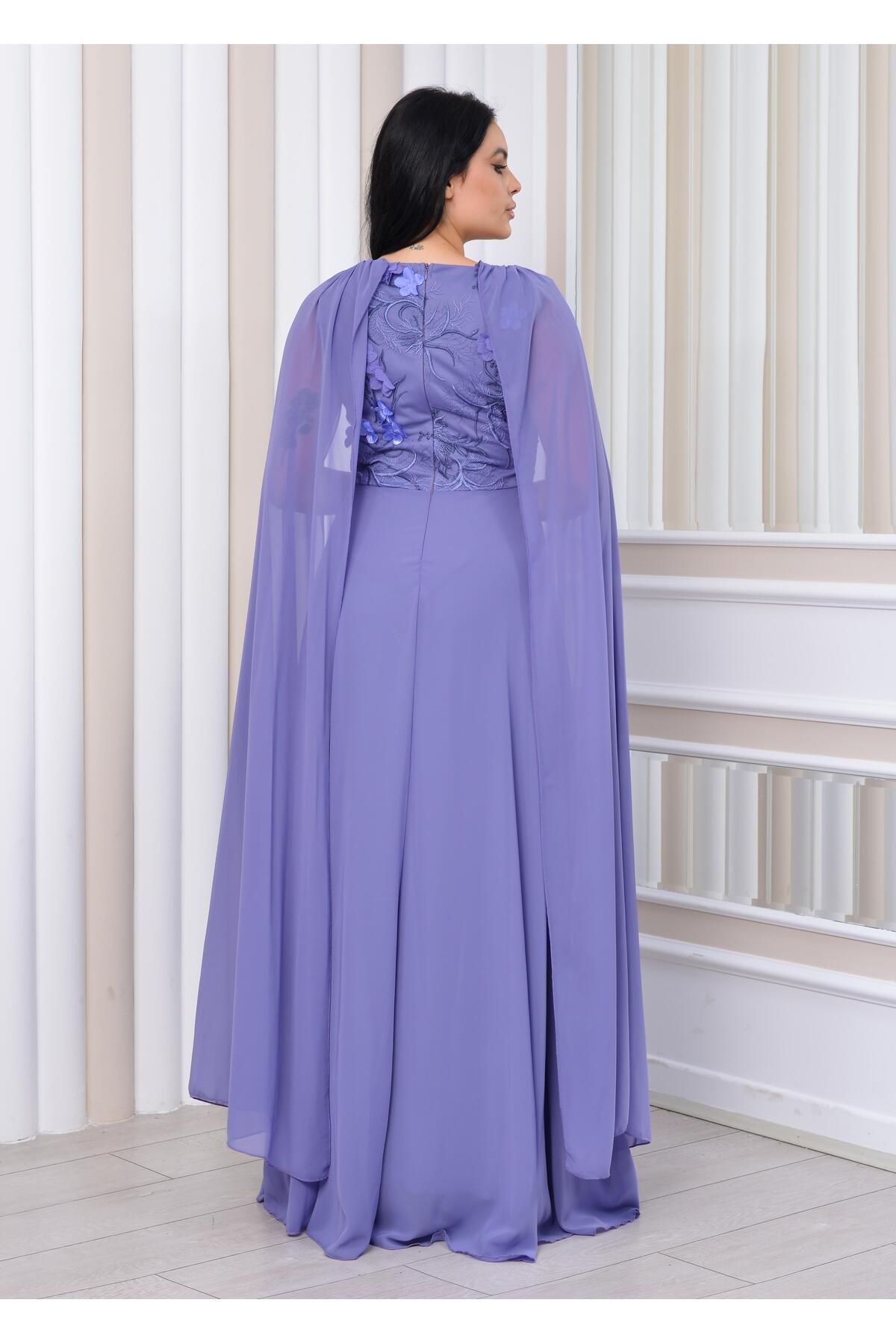 Robes Gül Motifli Geniş Etekli Pelerin Kol Detaylı Şifon Abiye Elbise