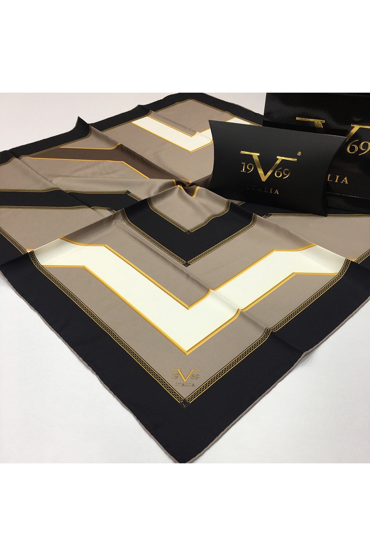 19V69 ITALIA Siyah Açık Vizon Beyaz Twill Eşarp Geometrik Desen Gold Seri Eşarp Askısı Ile Birlikte 90x90 cm