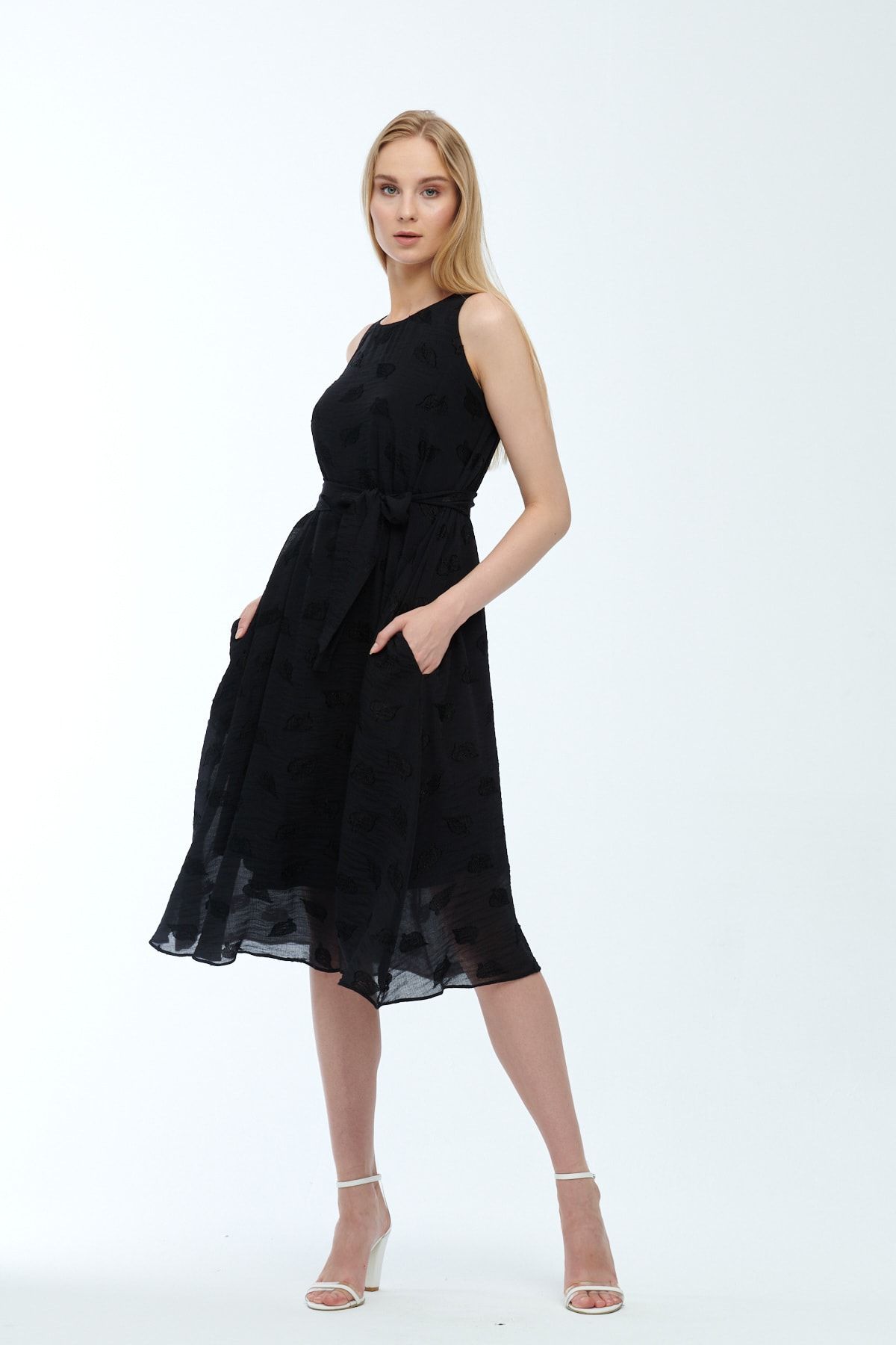 JEANNE DARC Siyah Kolsuz Kuşaklı Astarlı Pamuklu Kumaş Elbise Je545319