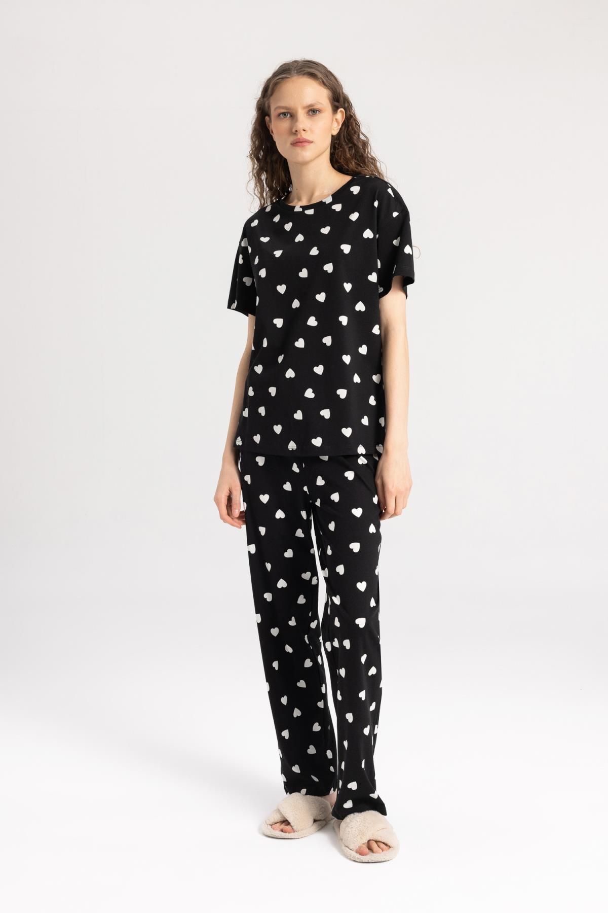 Defacto Fall In Love Regular Fit Kalp Desenli Kısa Kollu Pijama Takımı B9460ax24sp