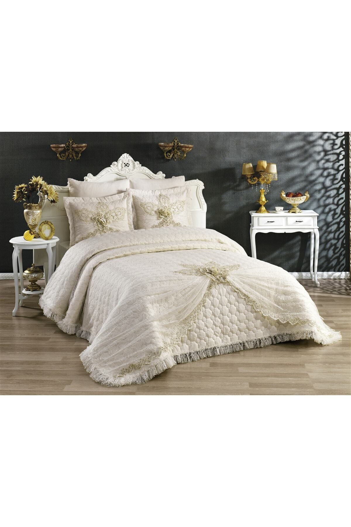BALADI HOME Çeyizlik Yatak Örtüsü ( Set 3 Parçası ) Fransız Dantelli Ve Kapitoneli Yüksek Kalite Set Çantada