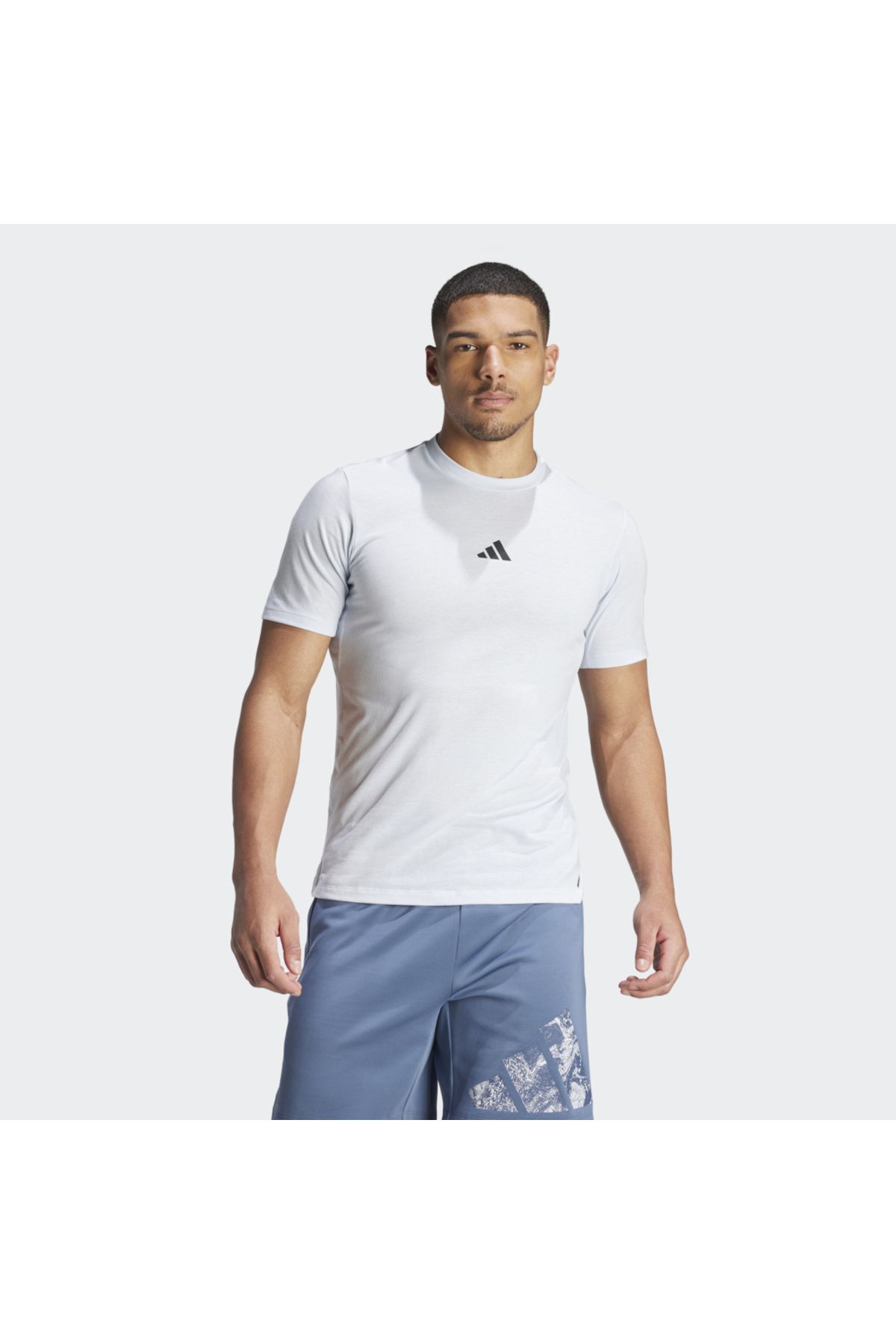 adidas Workout Logo Erkek Beyaz Yuvarlak Yaka Tişört