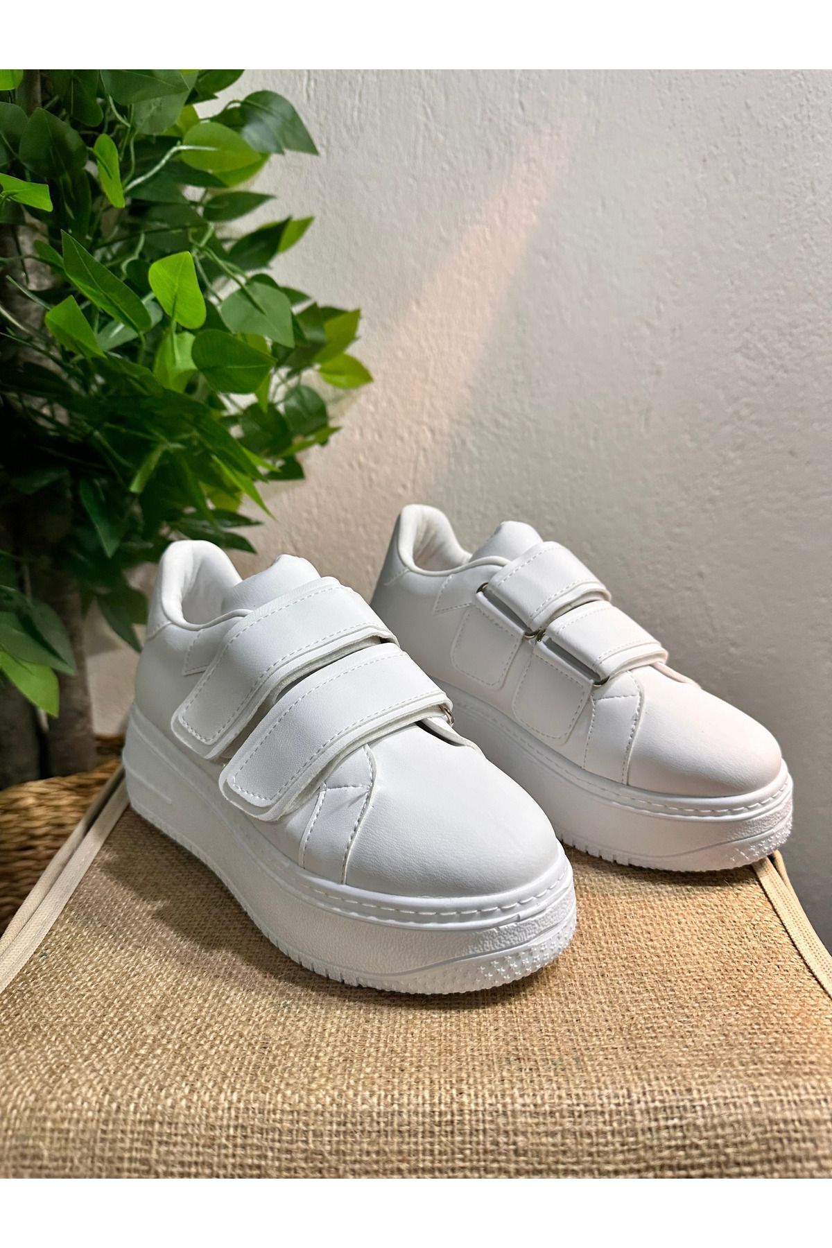 Butik Kadın Beyaz I?ki Bantlı Spor Ayakkabı
