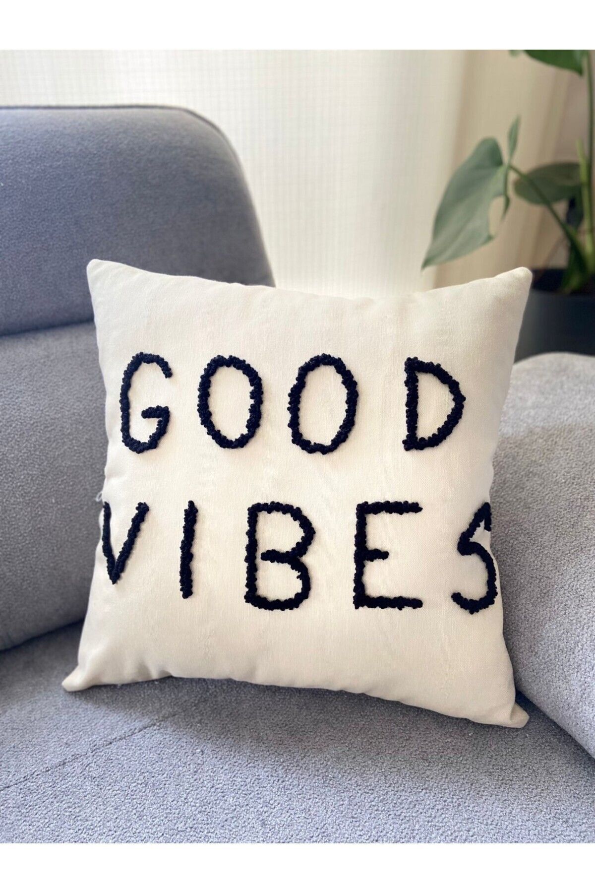 La Vivi Handmade (El yapımı) Good Vibes Siyah Punch Kırlent Yastık Kılıfı 42 x 42 cm