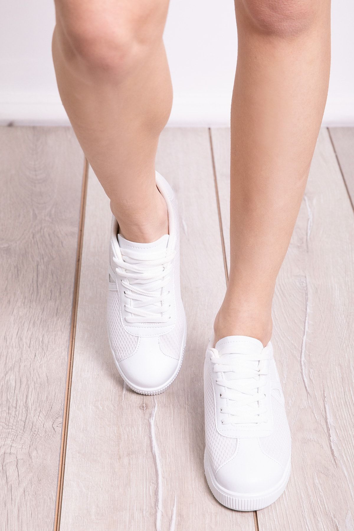 Milanoor Kadın Beyaz Bagcıklı Fileli Spor Ayakkabı