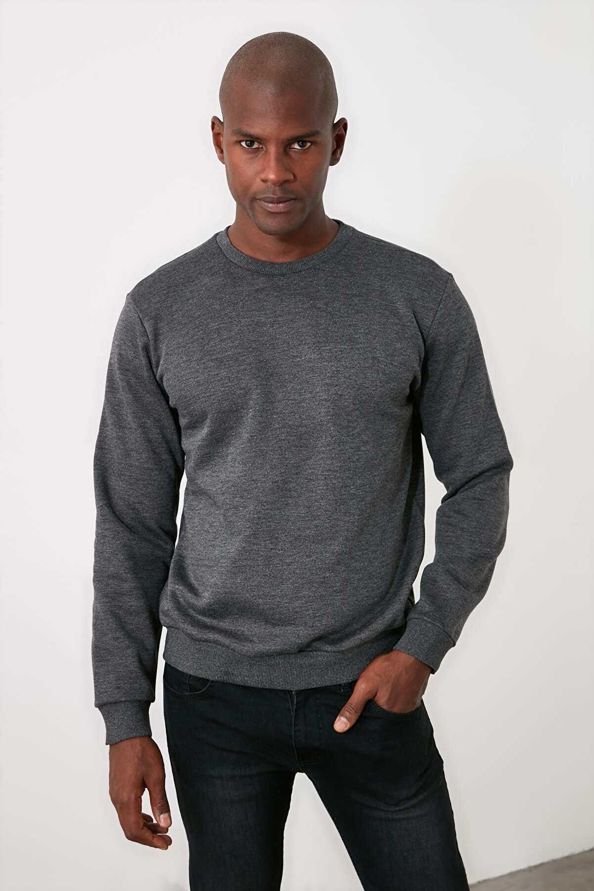 TRENDYOL MAN Antrasit Erkek Regular Fit Sweatshirt TMNAW21SW1662