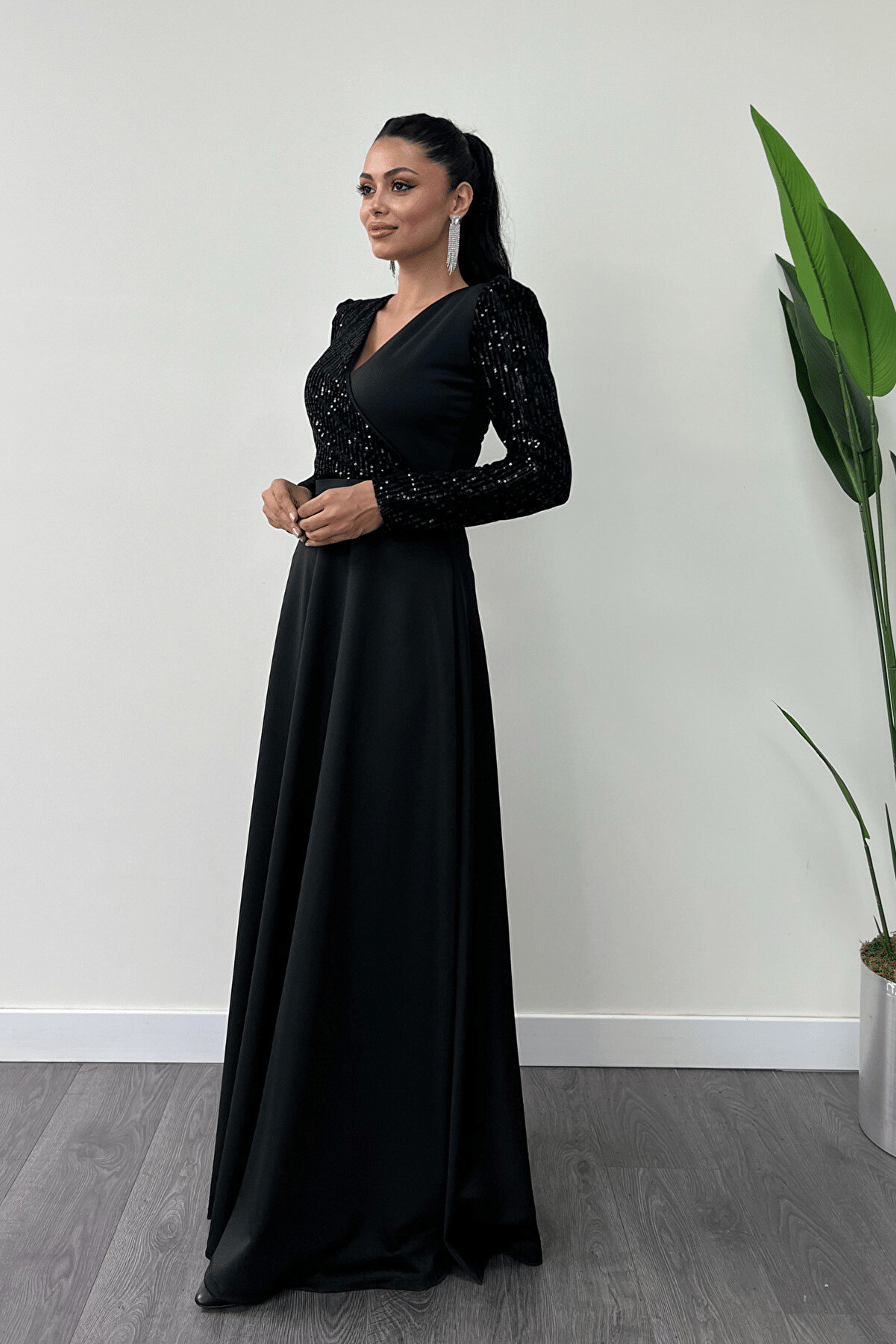 giyimmasalı Krep Kumaş Payet Detaylı Abiye Elbisesi Siyah | Elegant ve Şık Tasarım