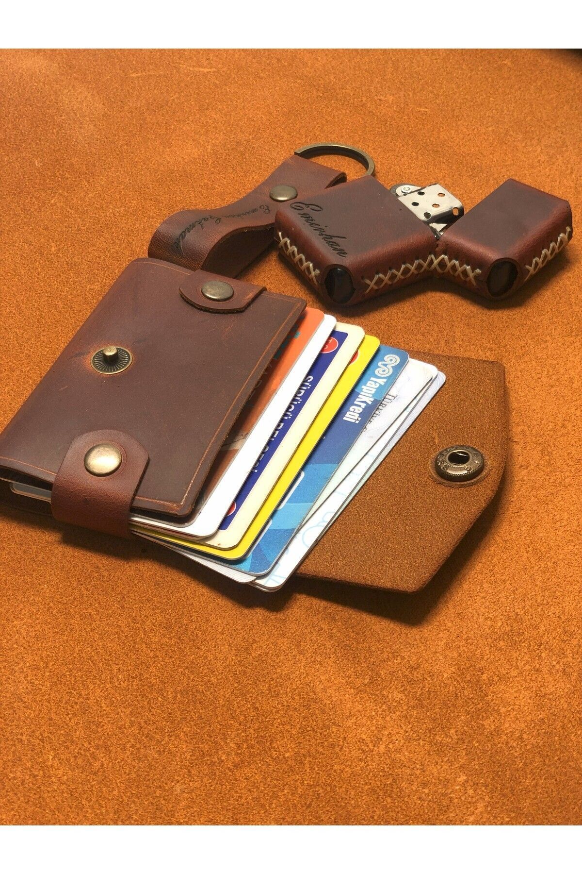 overcraft Hakiki Deri El Yapımı Kartlık Cüzdan Anahtarlık Zippo Çakmak Seti Isim Yazılır Hediyelik Deri Set
