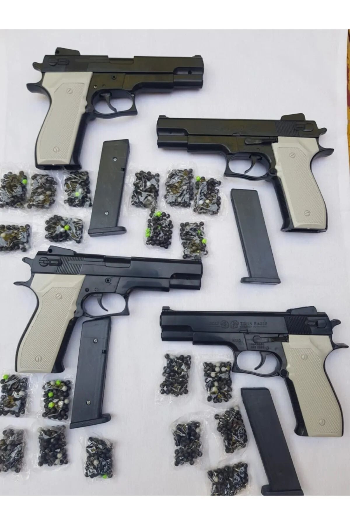 Numaca Boncuk Atan Tabanca 4 Adet - Baretta - Oyuncak Silah - Yanında 1000 Boncuk - 20 cm - Kalite