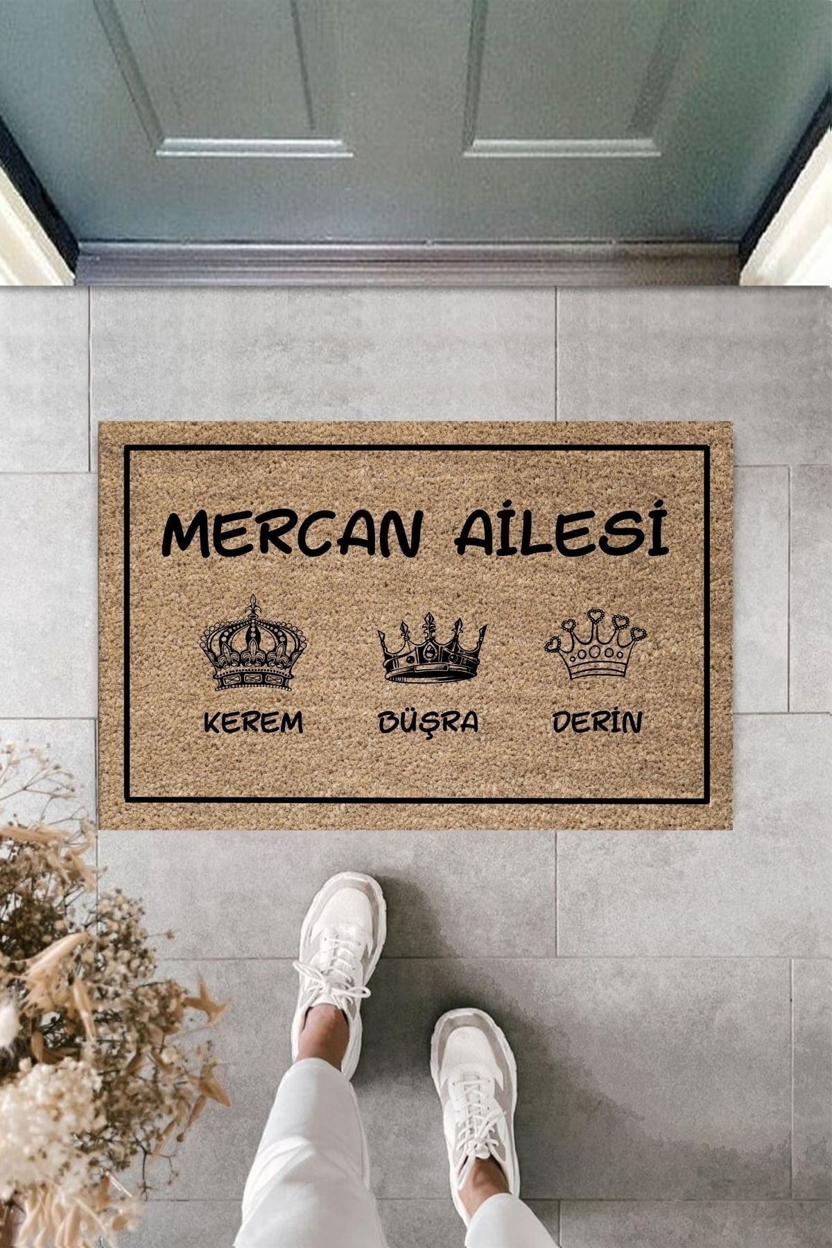 Dormot Home Kişiye Özel Tasarım Kapı Önü Paspası - Taç Ve Aile Temalı - Dekoratif Kapı Önü Paspası