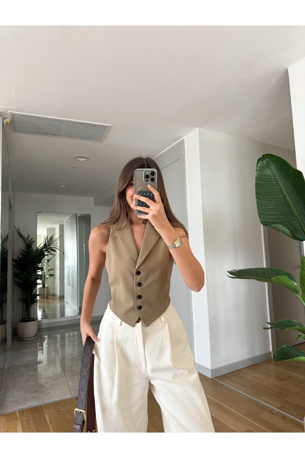 MERVE AKSOY Yakalı Cut Out Yelek-Camel