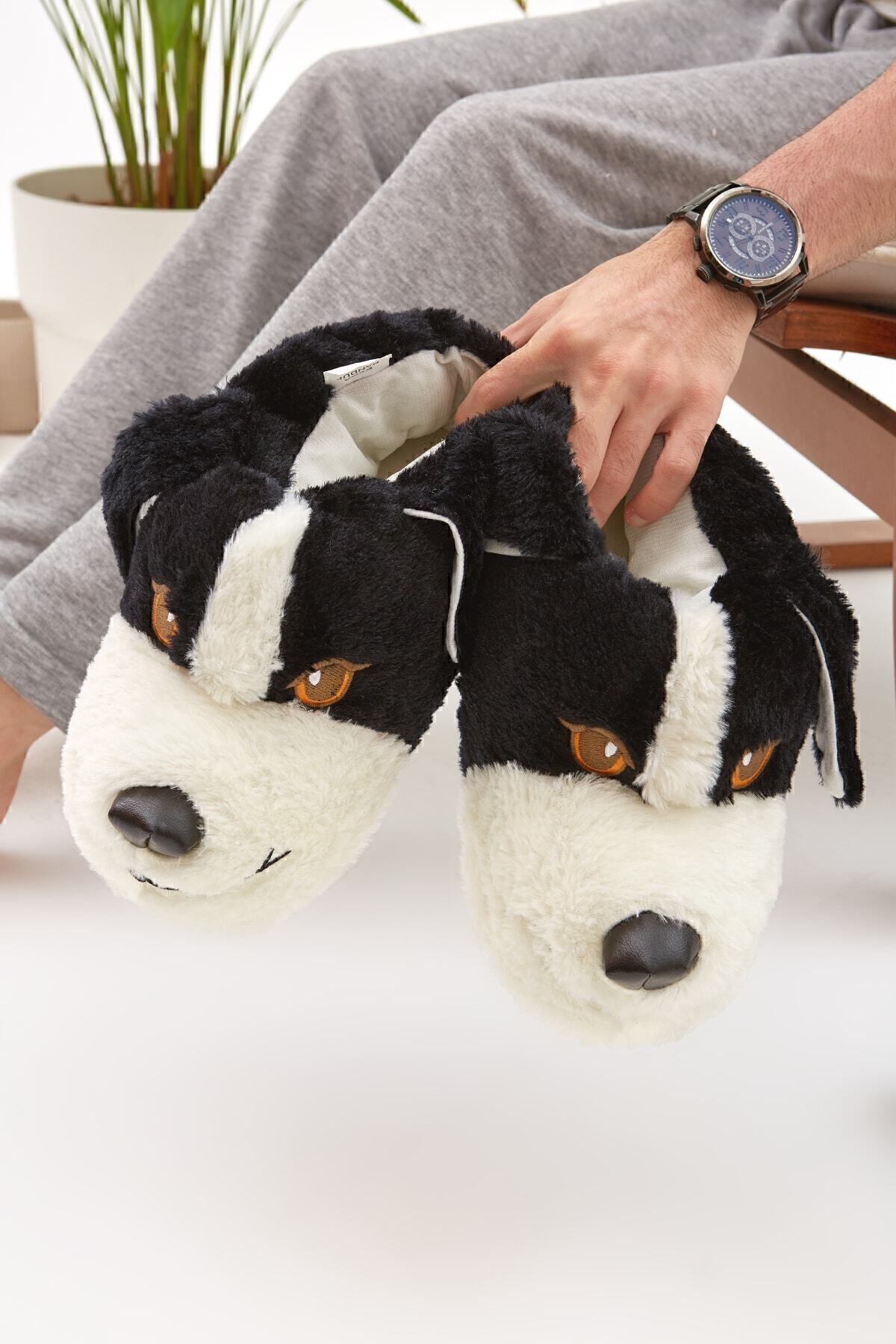 Moda Devrin Mdes Siyah Hayvanlı Sessiz Taban Panduf Sevimli Köpek Figürlü Peluş Ev Ayakkabısı