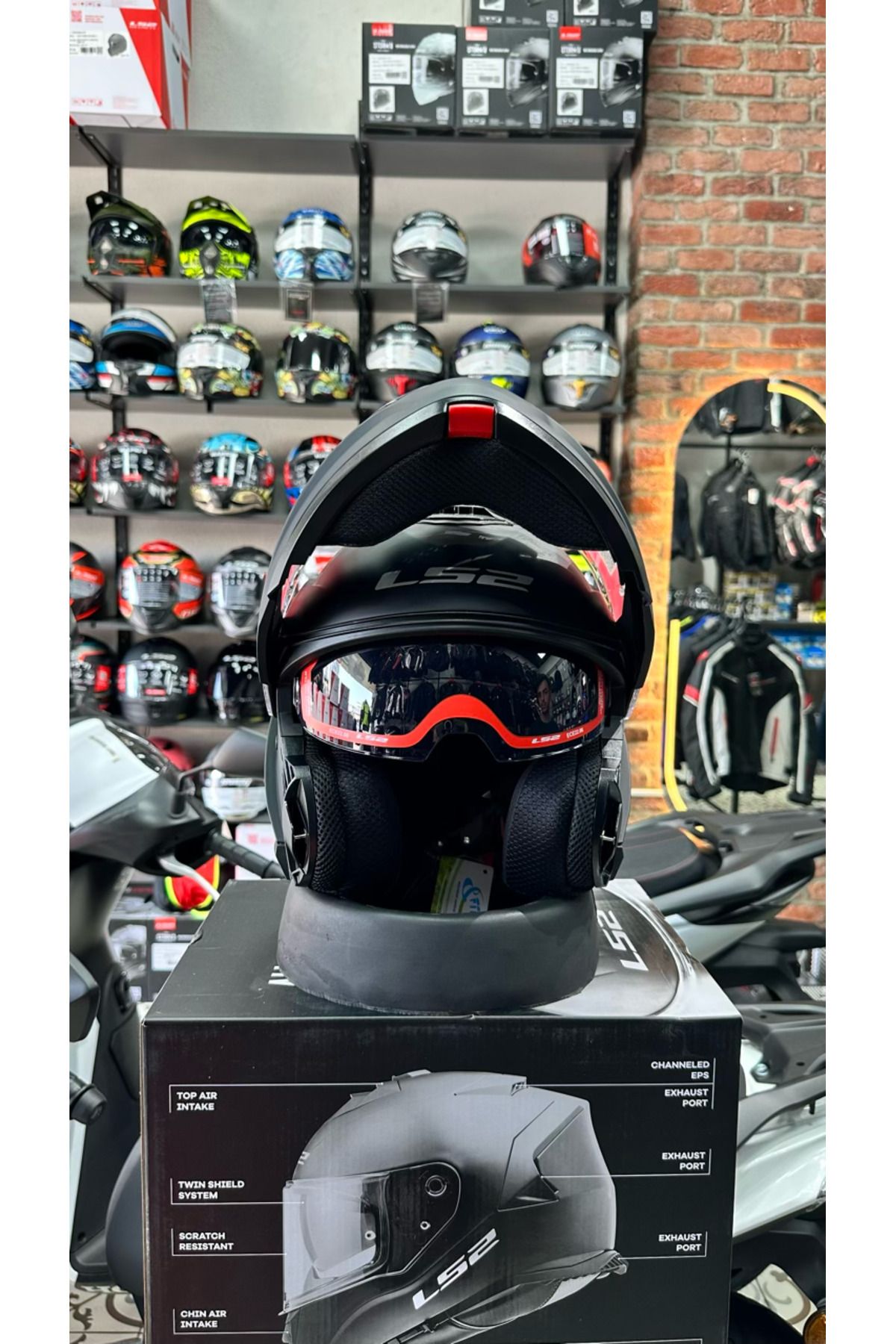 LS2 STROBE 2 MAT SİYAH KASK