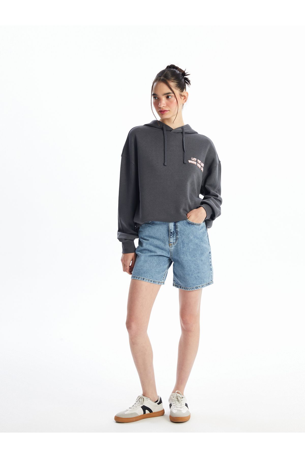 LC Waikiki Dar Fit Kadın Jean Şort